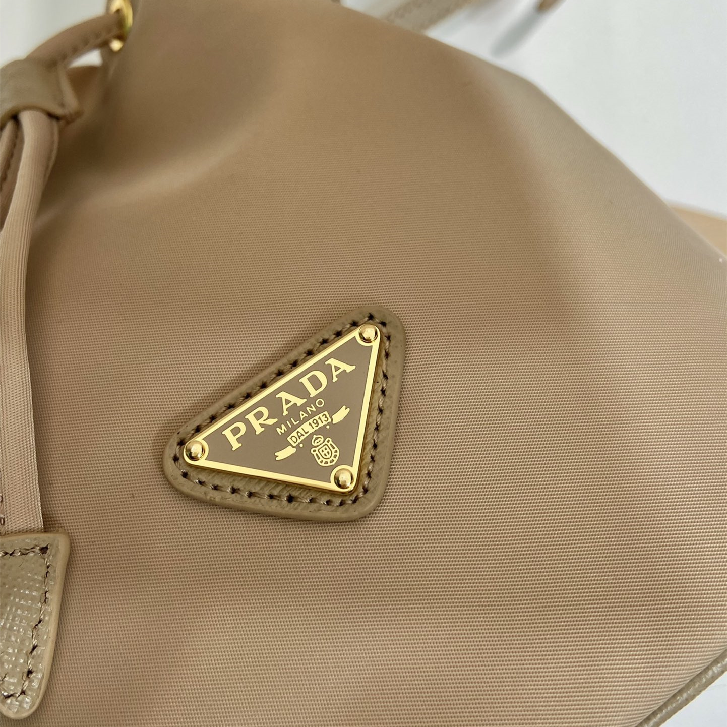 高仿Prada*Re-Nylon系列1BE067尼龍水桶包駝色mini純原版本