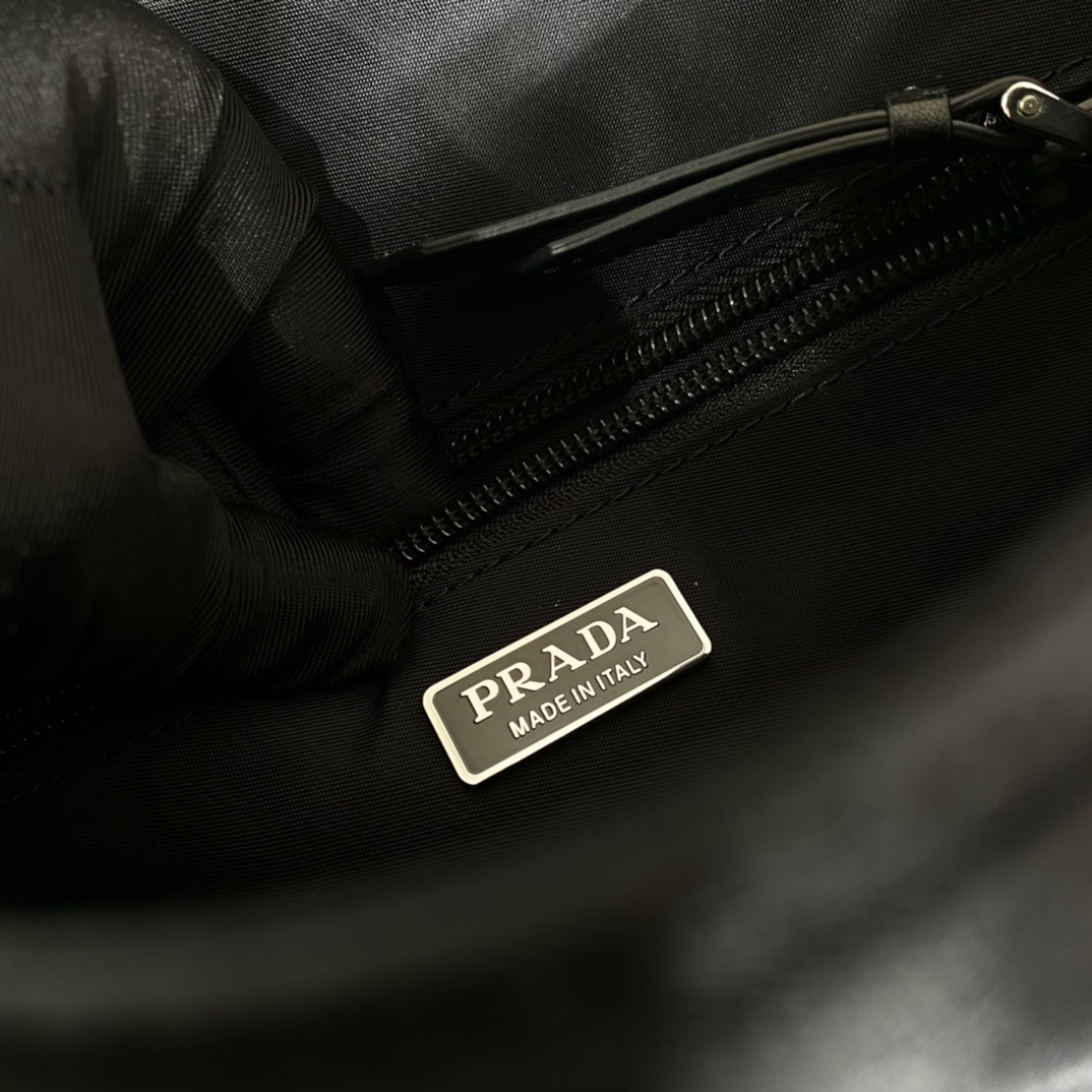 高仿Prada*Re-Nylon系列1BD313尼龍郵差包黑色小號純原版本