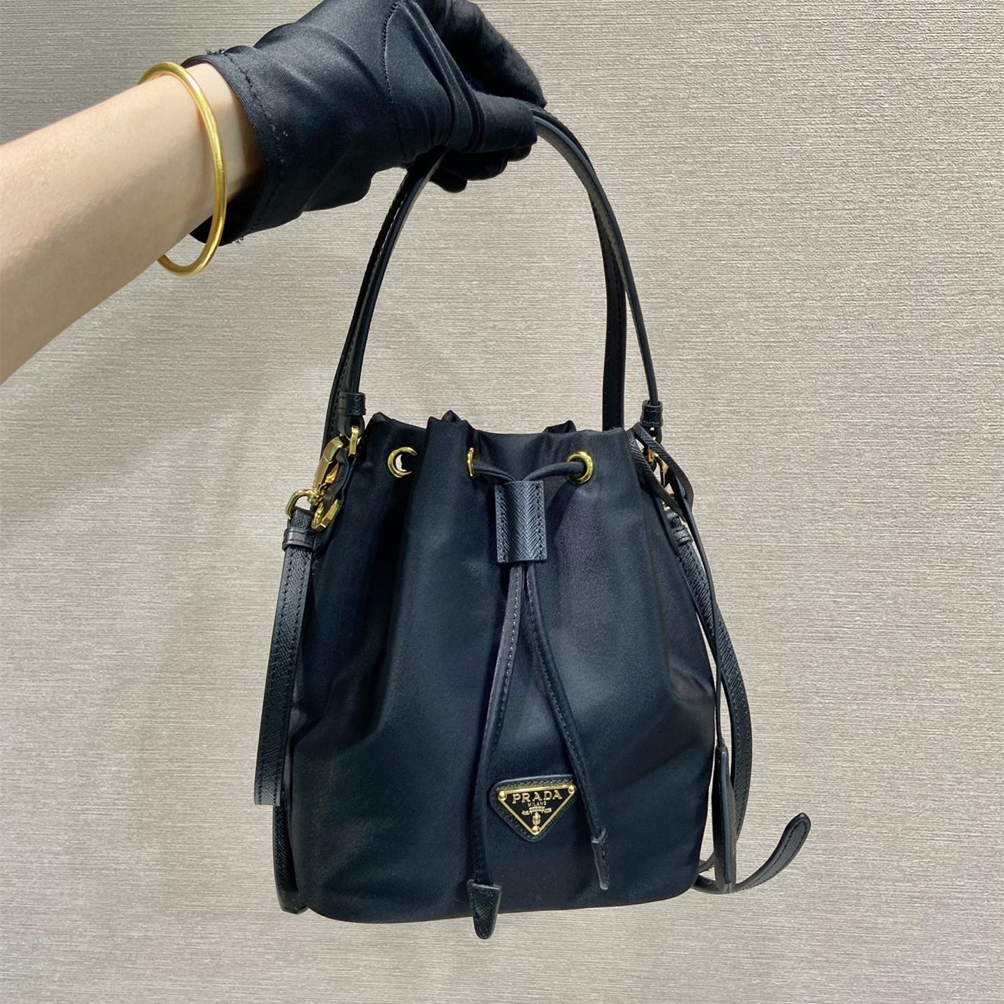 高仿Prada*Re-Nylon系列1BE067尼龍水桶包黑色mini純原版本