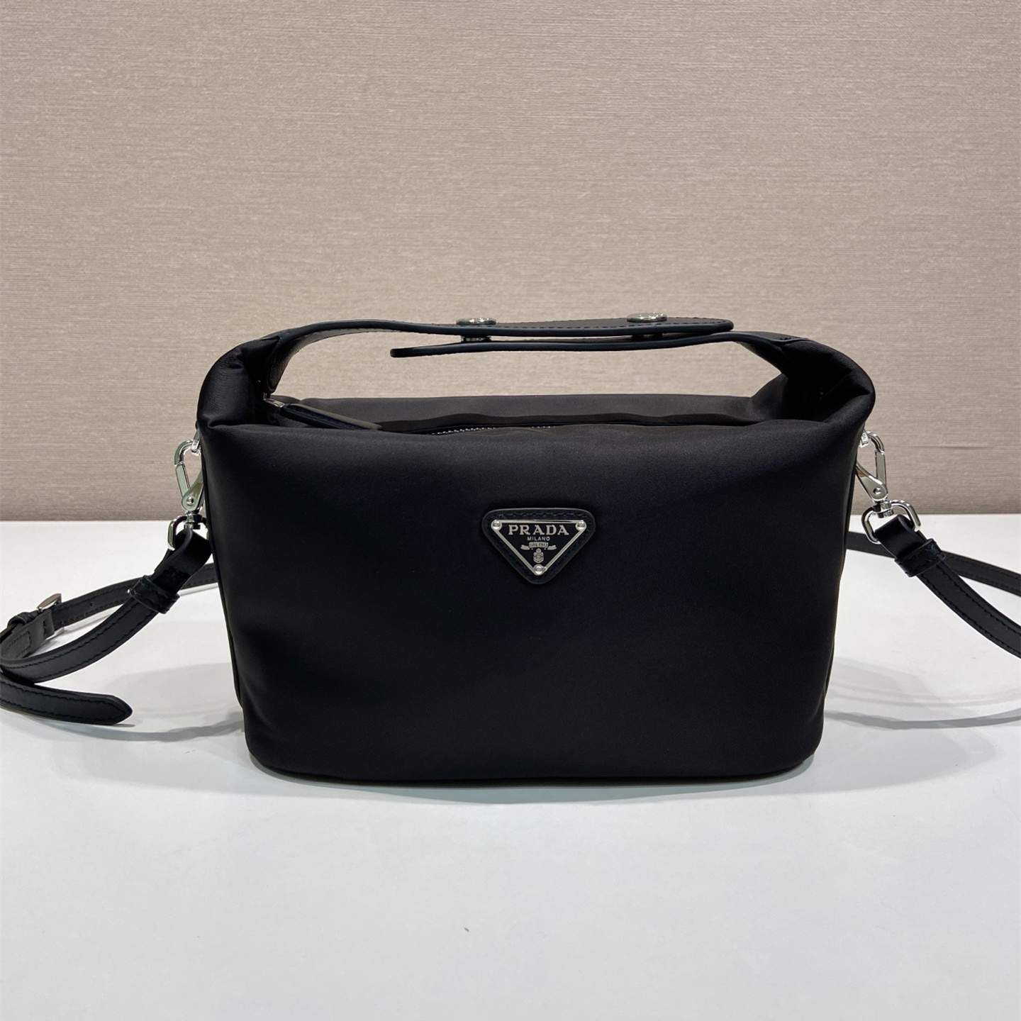 高仿Prada*Re-Nylon系列1BC302飯盒包酒黑色銀扣mini純原版本