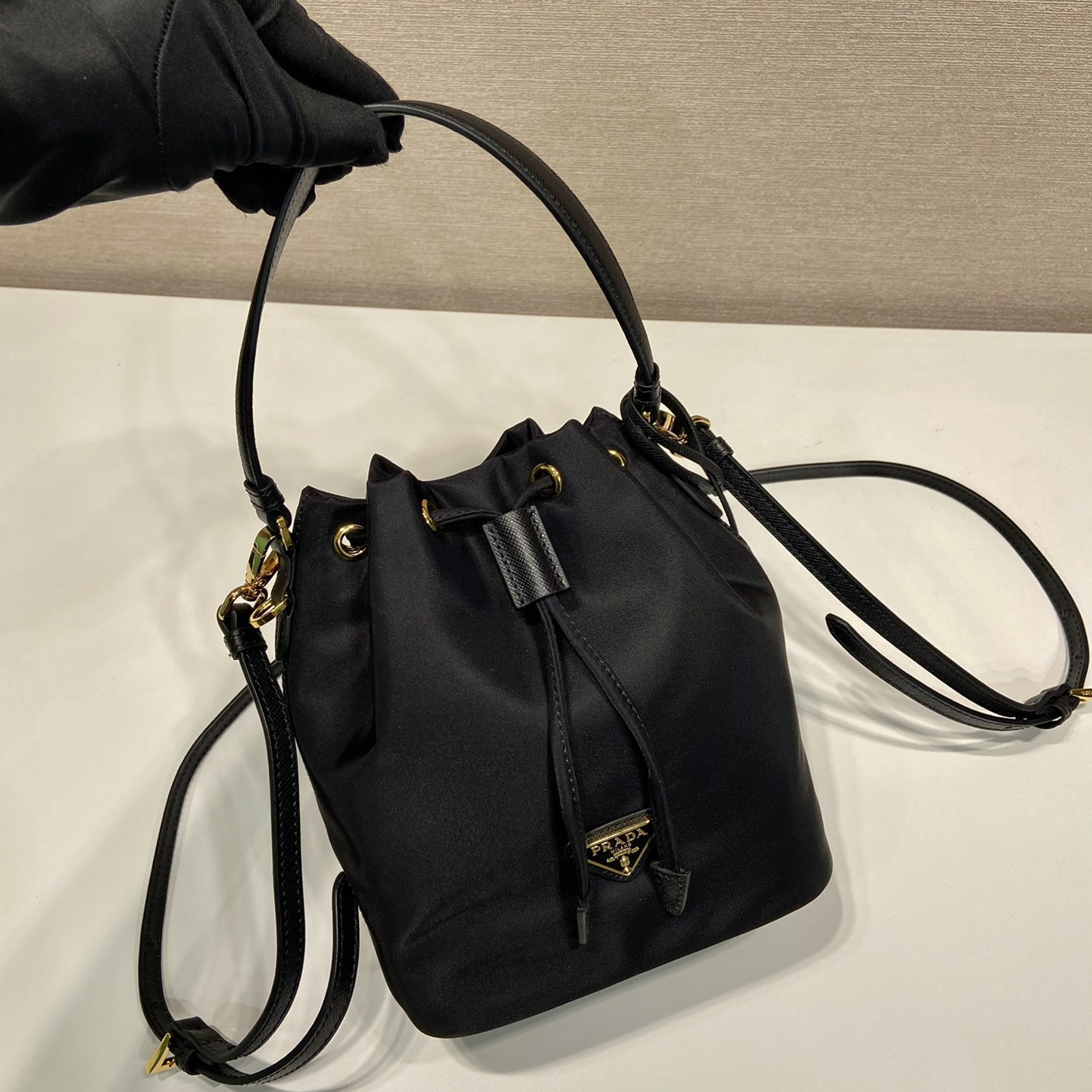 高仿Prada*Re-Nylon系列1BE067尼龍水桶包黑色mini純原版本