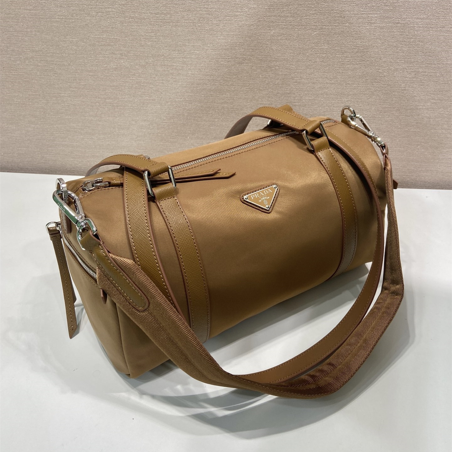 高仿Prada*Re-Nylon系列1BB154尼龍旅行袋白蘭地大號純原版本