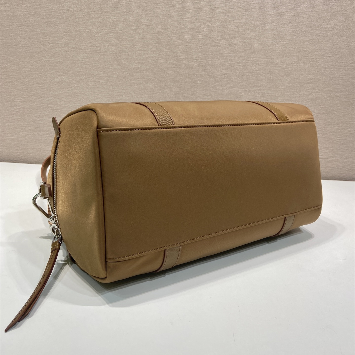 高仿Prada*Re-Nylon系列1BB154尼龍旅行袋白蘭地大號純原版本