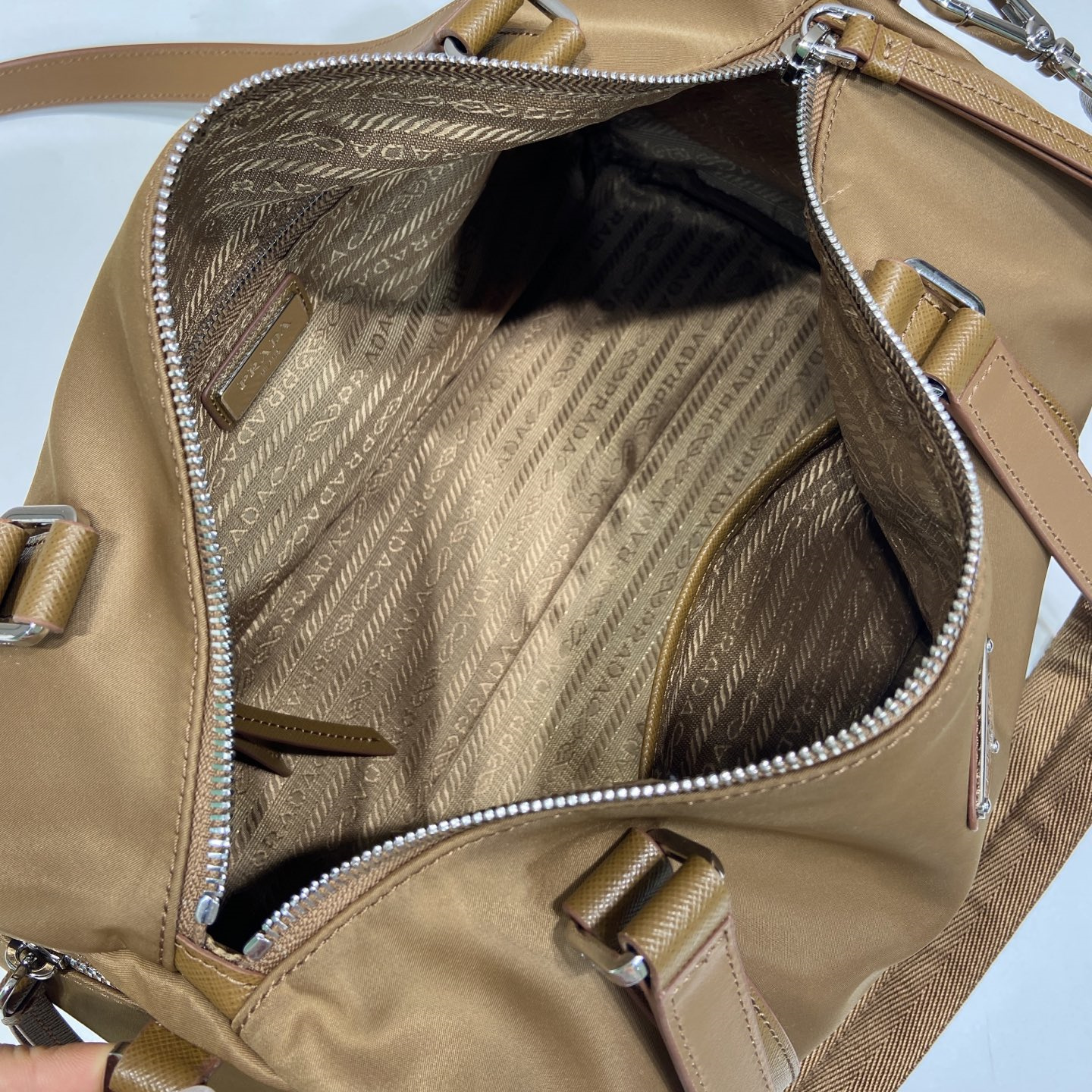 高仿Prada*Re-Nylon系列1BB154尼龍旅行袋白蘭地大號純原版本
