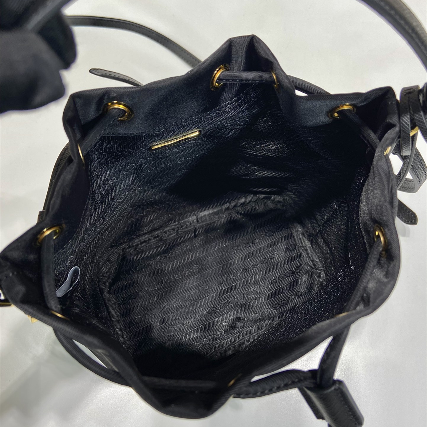 高仿Prada*Re-Nylon系列1BE067尼龍水桶包黑色mini純原版本