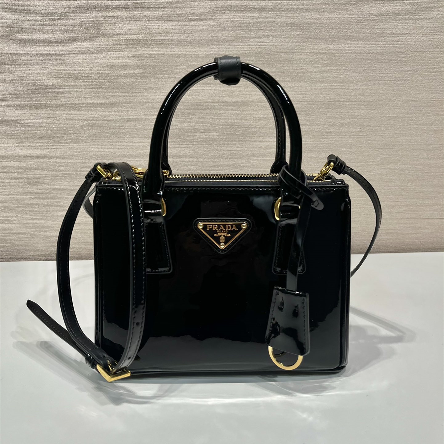 高仿Prada*Galleria系列1BA906漆皮單肩手提包黑色mini純原版本