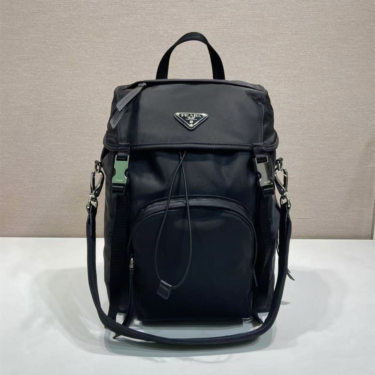 高仿Prada*Re-Nylon系列1BZ039尼龍雙肩包黑色純原版本