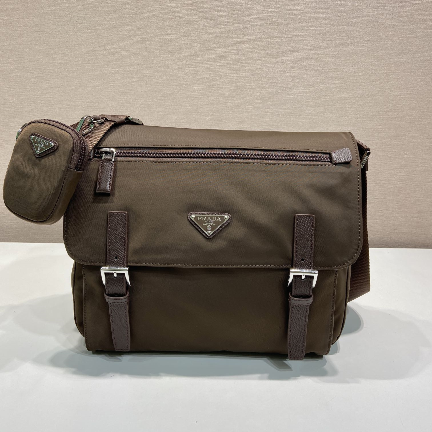高仿Prada*Re-Nylon系列1BD953尼龍郵差包深褐色純原版本