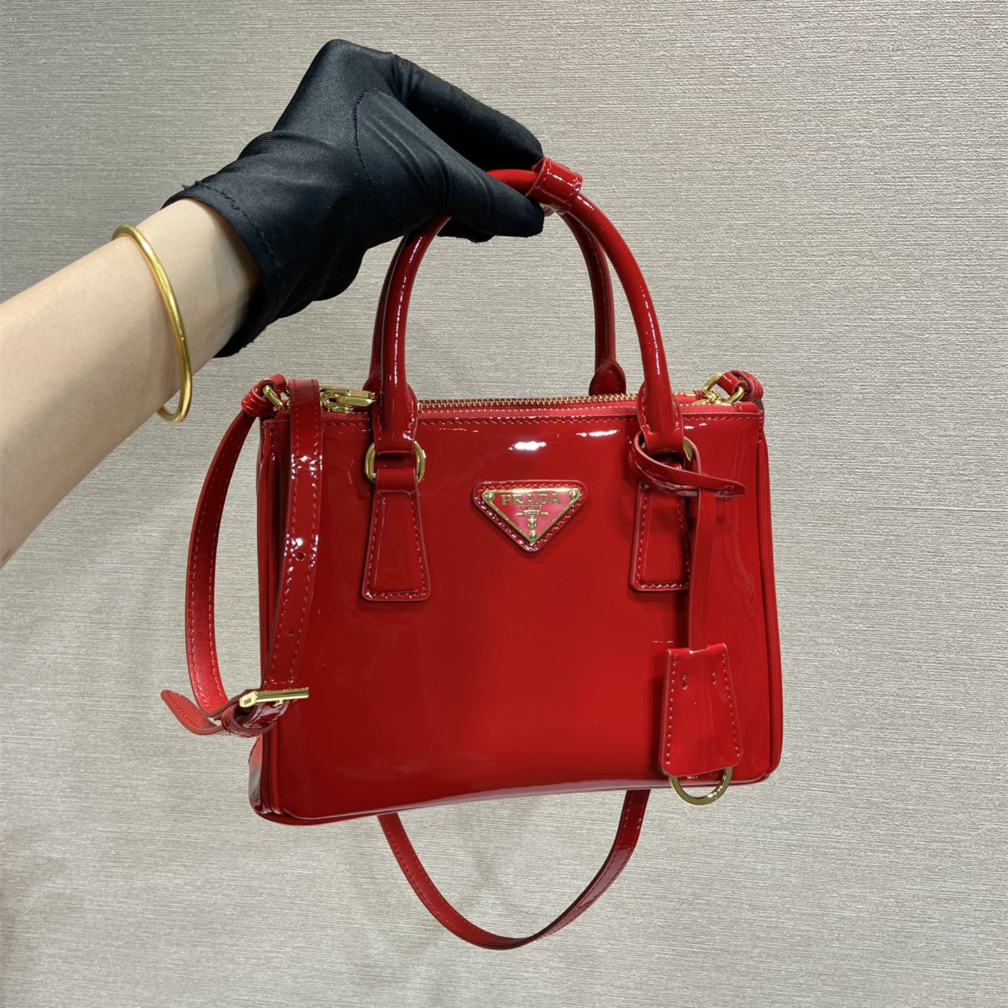 高仿Prada*Galleria系列1BA906漆皮單肩手提包櫻桃紅mini純原版本