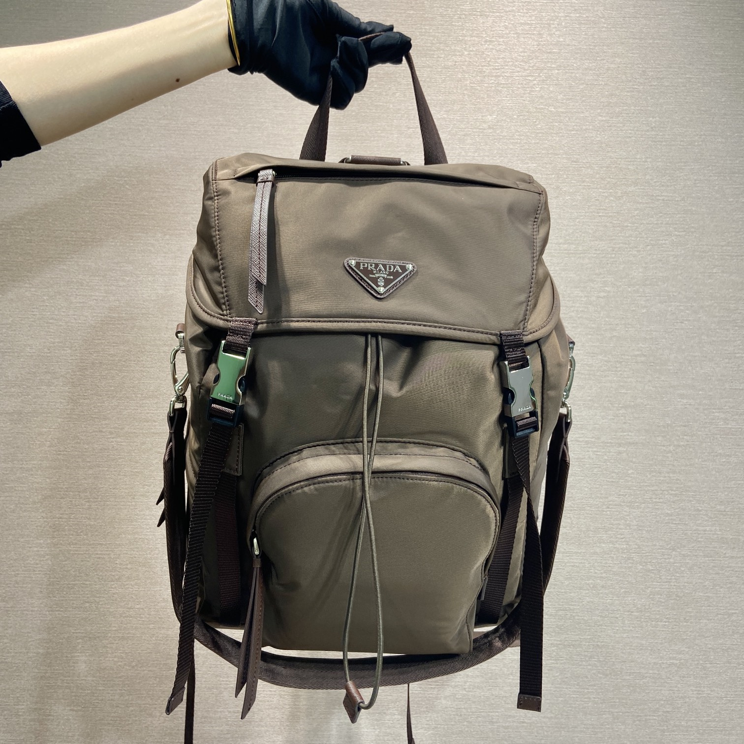 高仿Prada*Re-Nylon系列1BZ039尼龍雙肩包深褐色純原版本