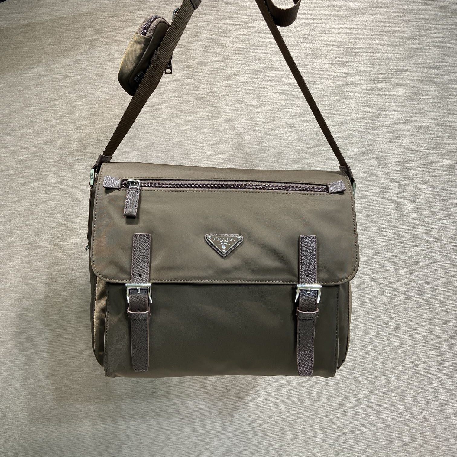 高仿Prada*Re-Nylon系列1BD953尼龍郵差包深褐色純原版本