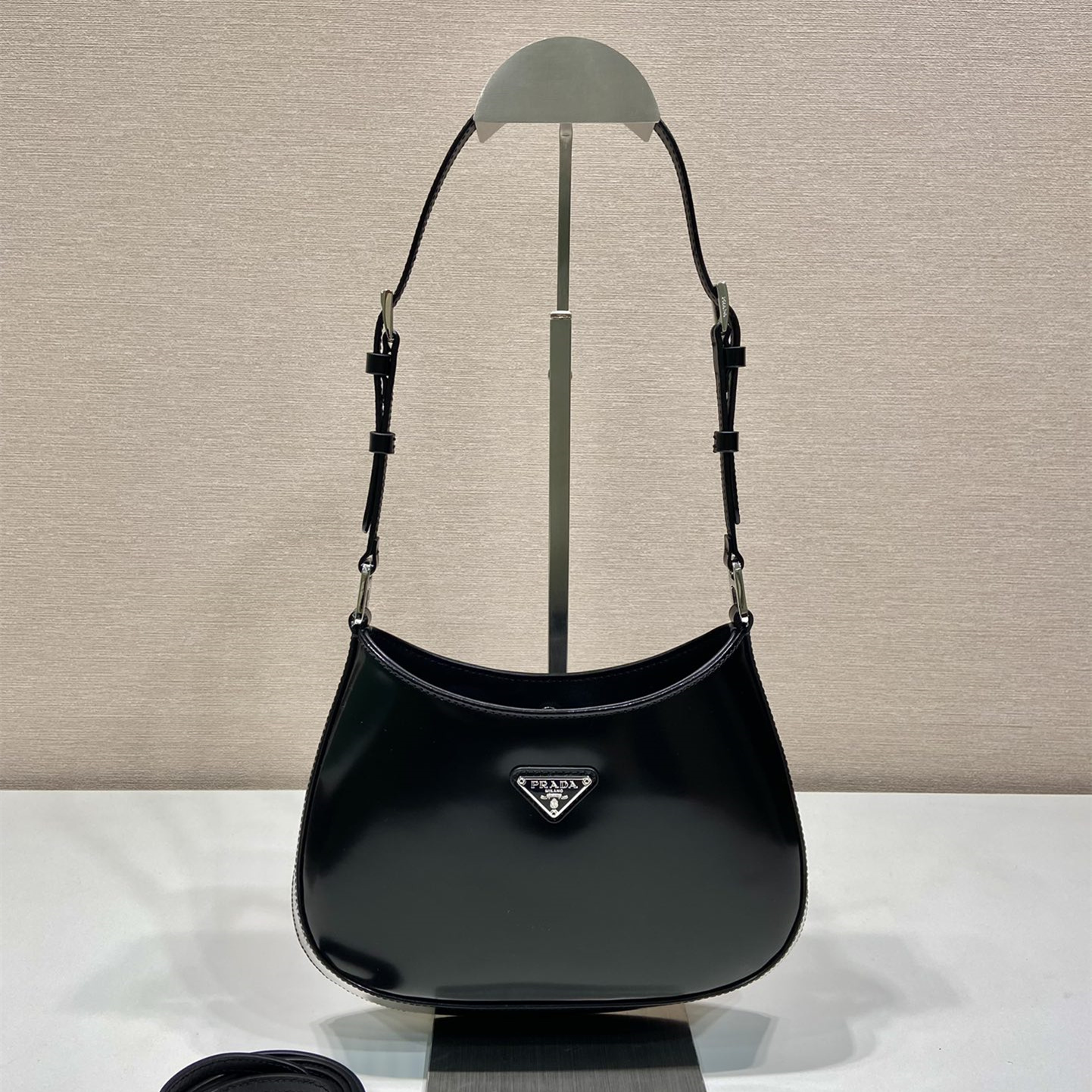高仿Prada*Cleo系列1BD311亮面牛皮Hobo手提包黑色純原版本