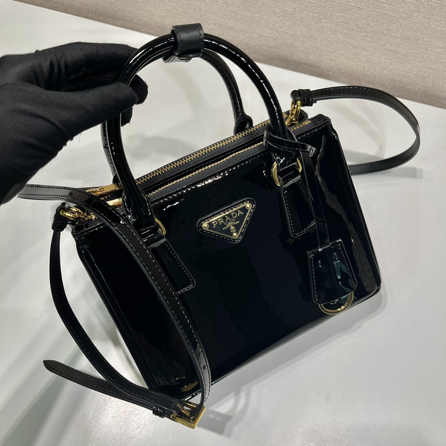高仿Prada*Galleria系列1BA906漆皮單肩手提包黑色mini純原版本