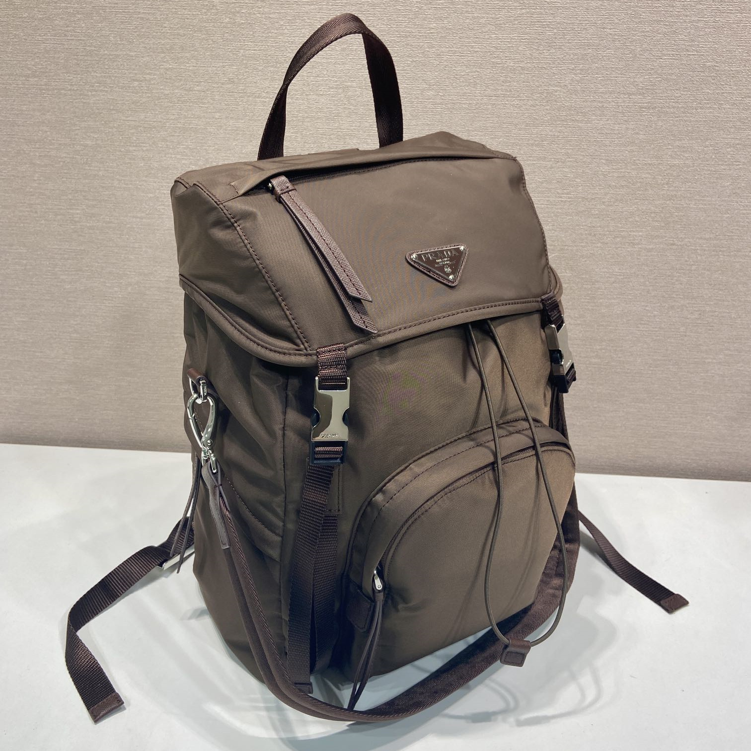 高仿Prada*Re-Nylon系列1BZ039尼龍雙肩包深褐色純原版本