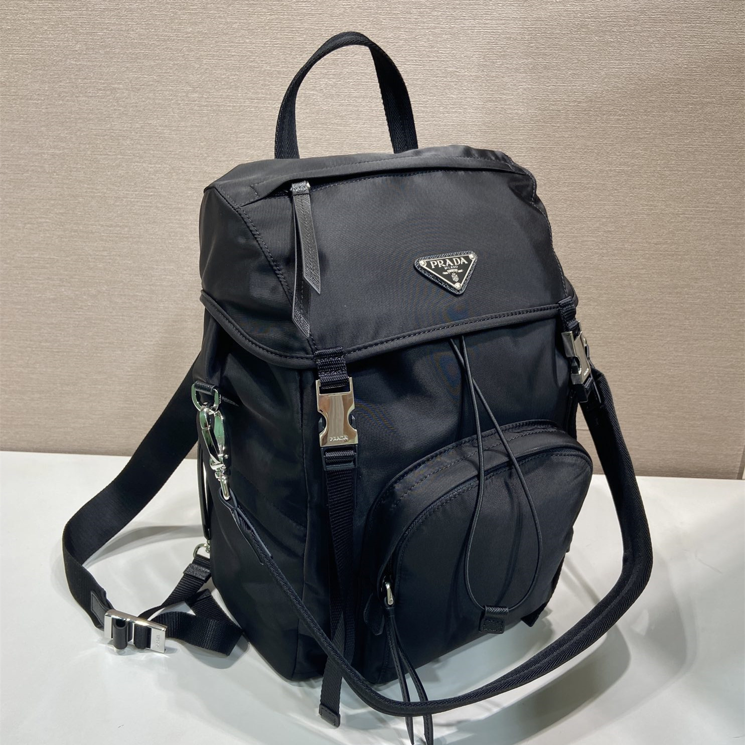 高仿Prada*Re-Nylon系列1BZ039尼龍雙肩包黑色純原版本