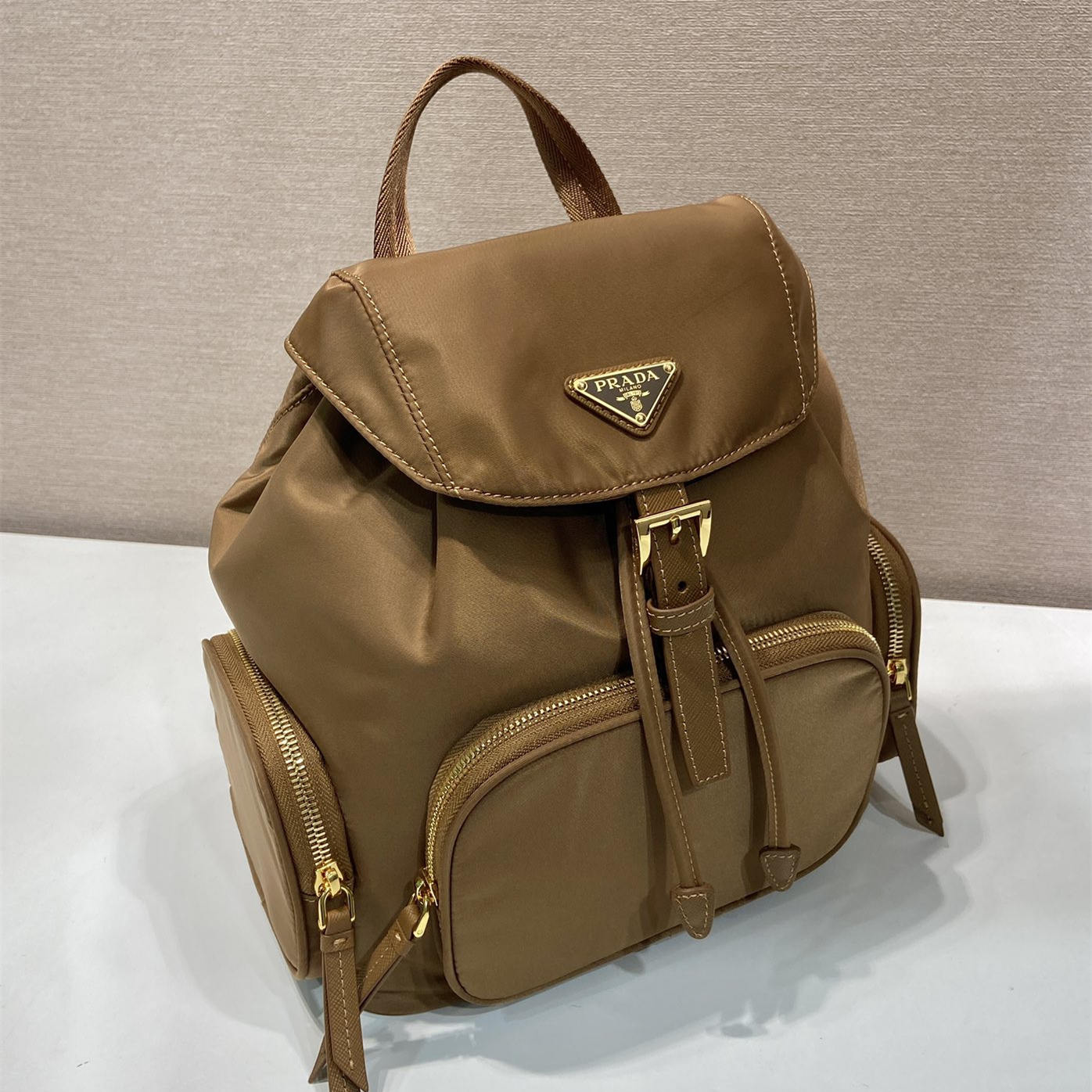 高仿Prada*Re-Nylon系列1BZ081尼龍雙肩包白蘭地小號純原版本