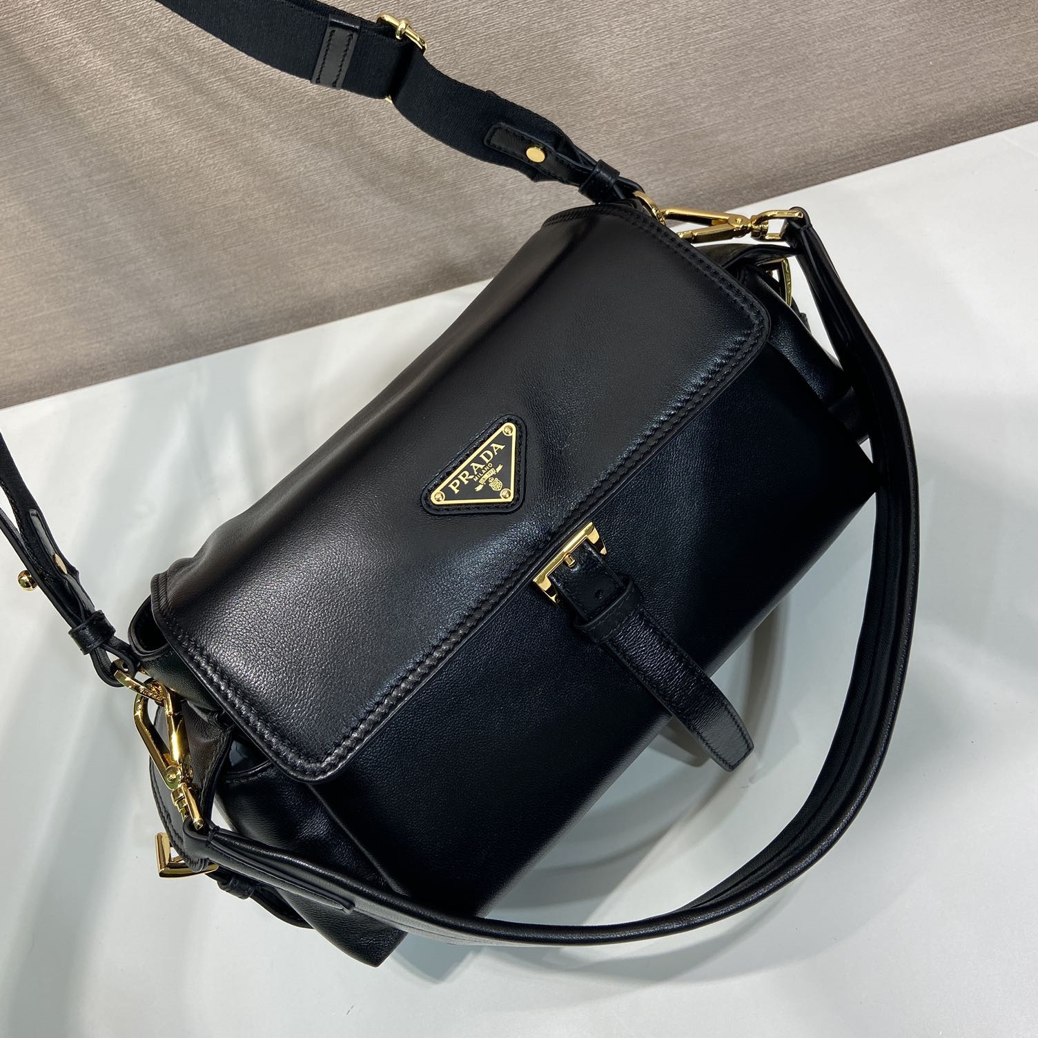 高仿Prada*Explore系列1BD394羊皮單肩包黑色中號純原版本