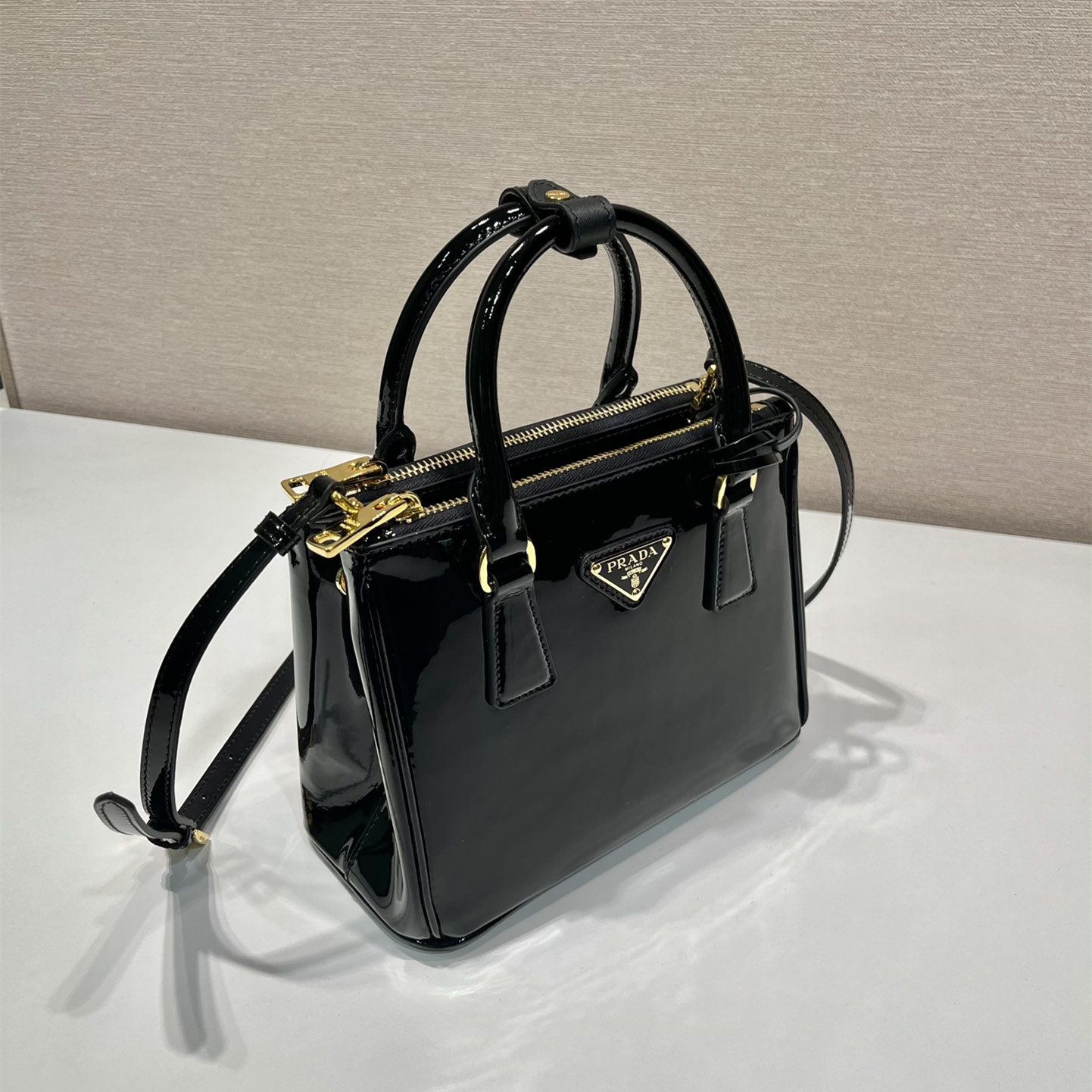 高仿Prada*Galleria系列1BA906漆皮單肩手提包黑色mini純原版本
