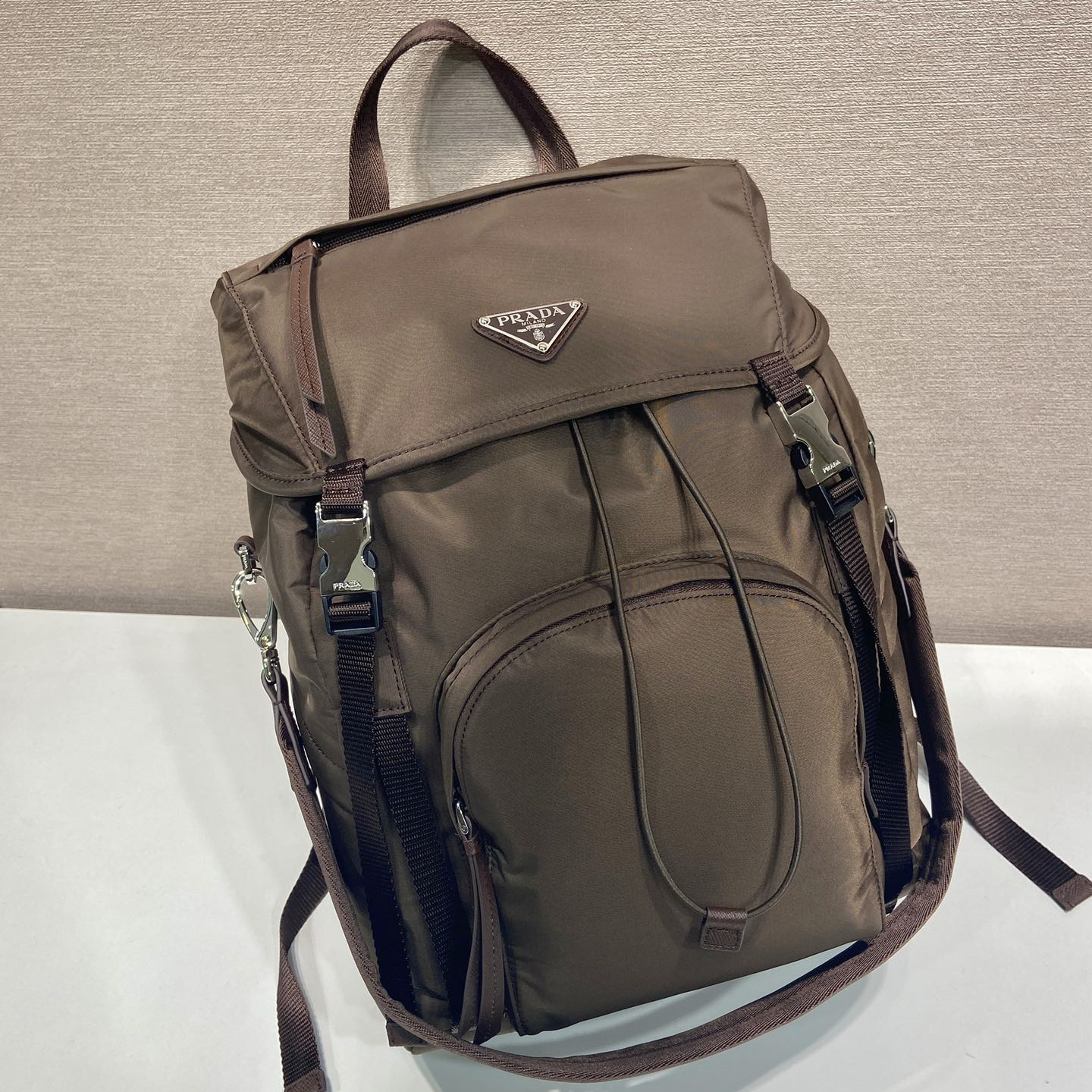 高仿Prada*Re-Nylon系列1BZ039尼龍雙肩包深褐色純原版本
