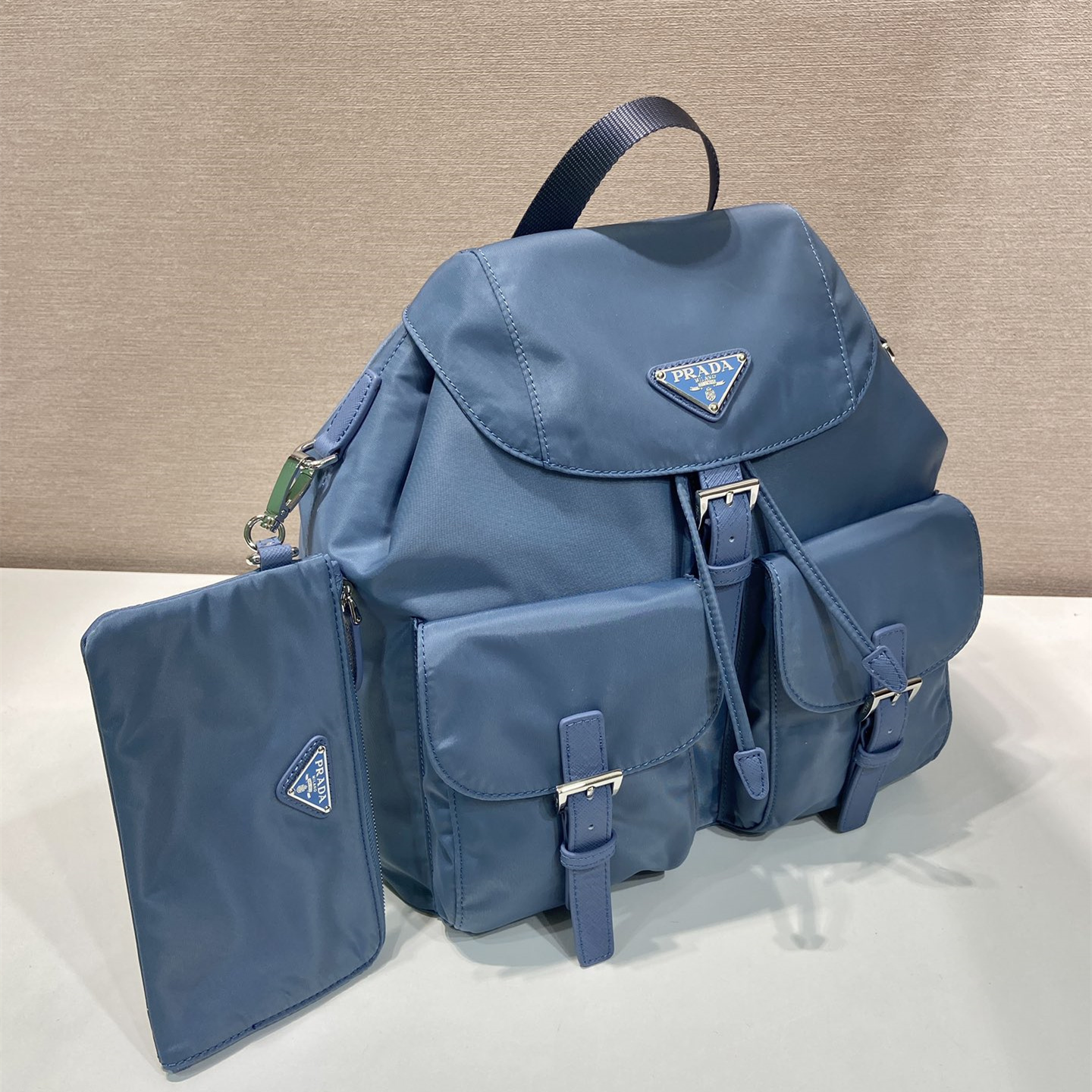 高仿Prada*Re-Nylon系列1BZ811尼龍雙肩包航天藍中號純原版本