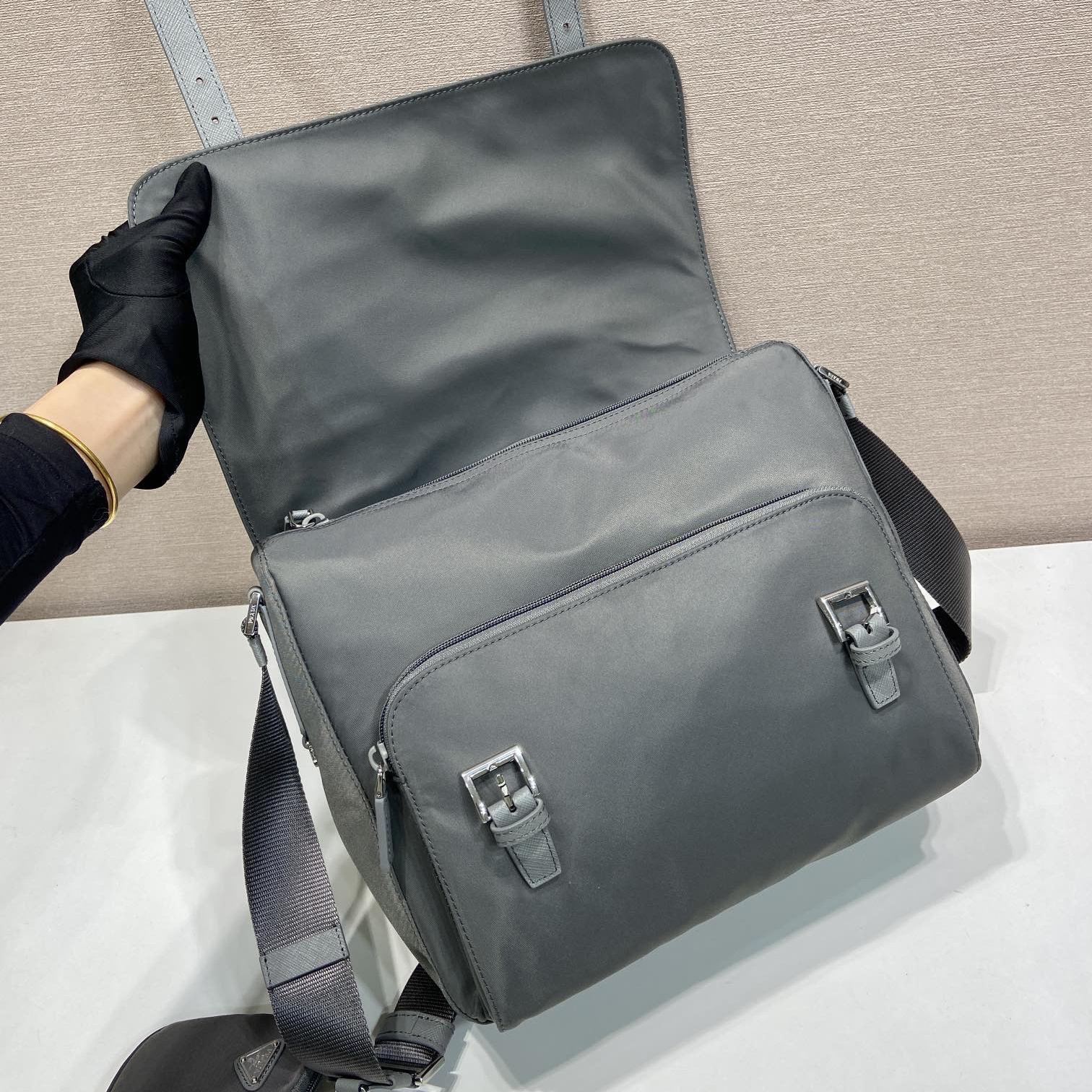 高仿Prada*Re-Nylon系列1BD953尼龍郵差包水銀灰純原版本