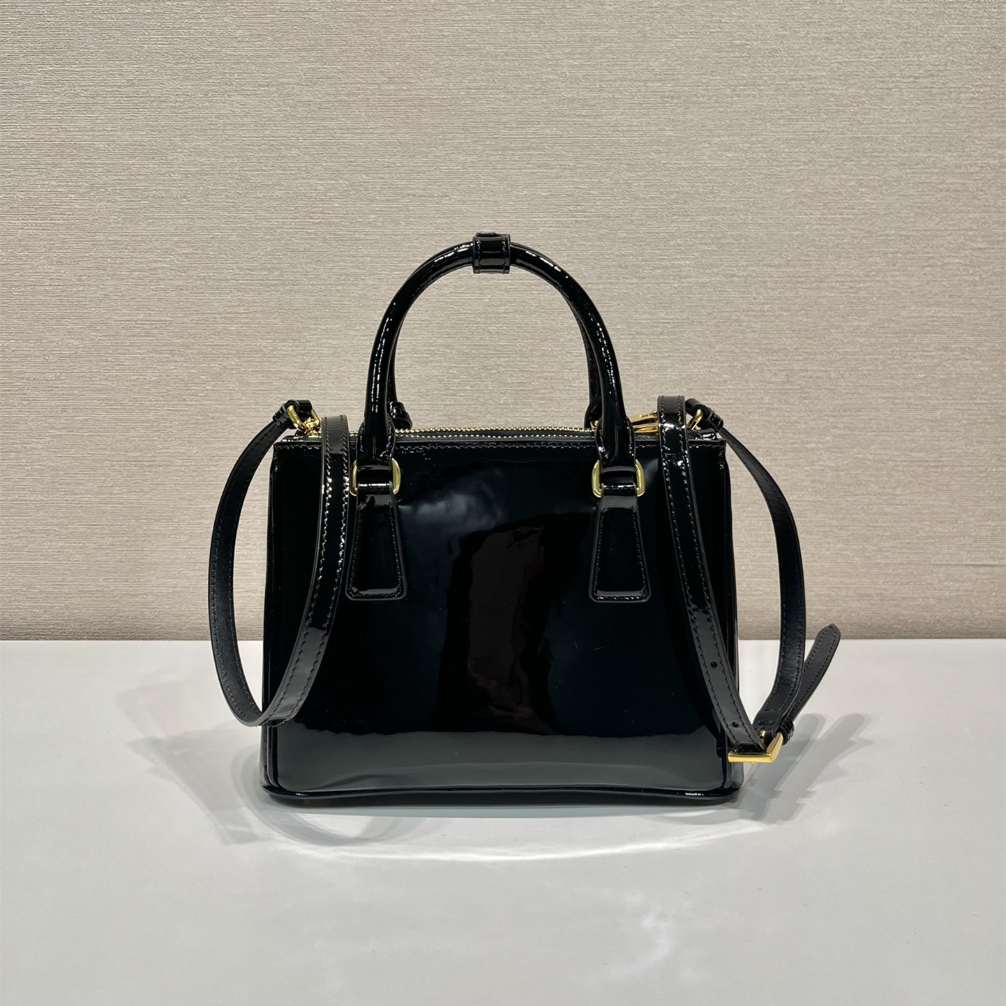 高仿Prada*Galleria系列1BA906漆皮單肩手提包黑色mini純原版本