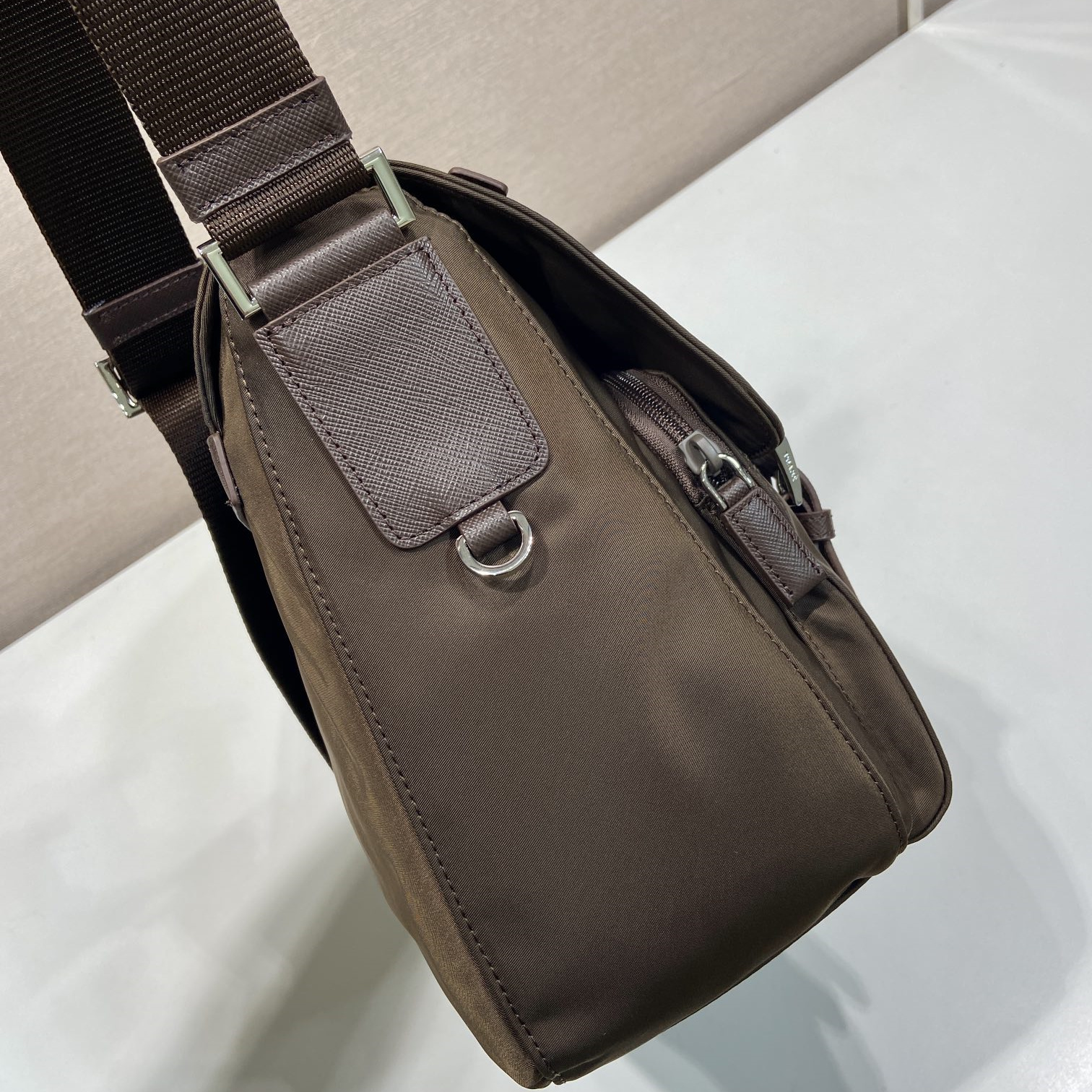 高仿Prada*Re-Nylon系列1BD953尼龍郵差包深褐色純原版本