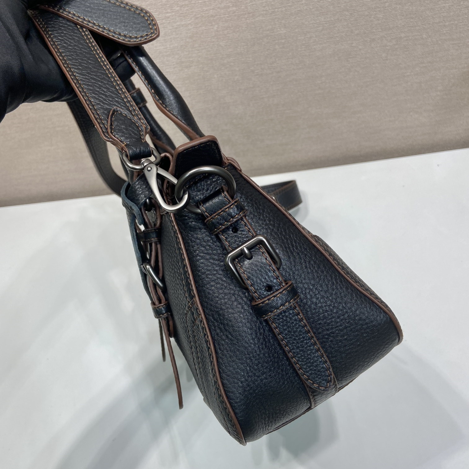 高仿Prada*Borsa系列1BG604鹿皮單肩手提包黑色大號純原版本