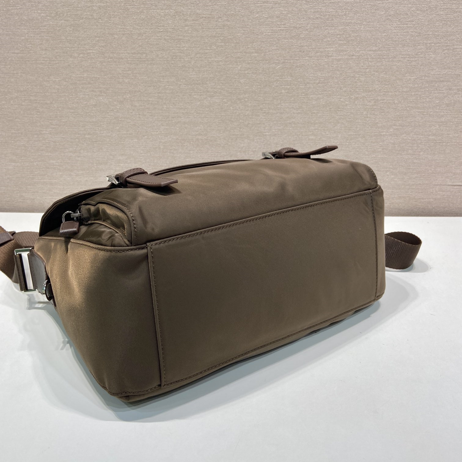 高仿Prada*Re-Nylon系列1BD953尼龍郵差包深褐色純原版本