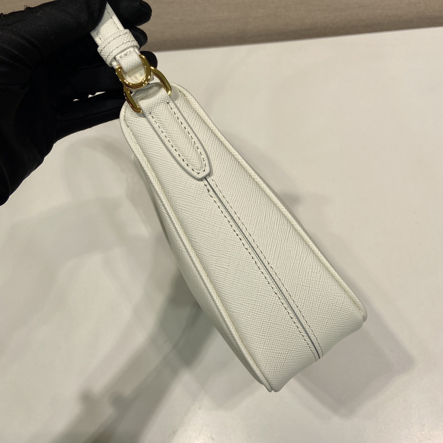 高仿Prada*Re-Edition2005系列1N204W牛皮腋下包白色mini純原版本