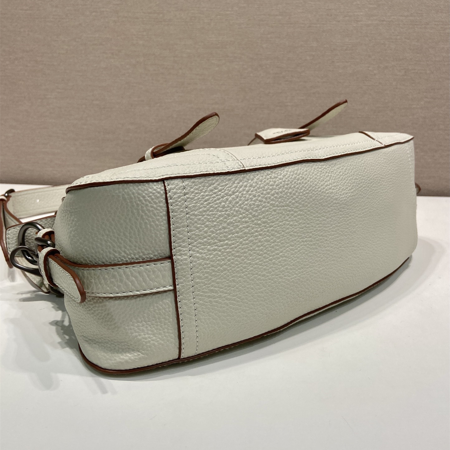 高仿Prada*Borsa系列1BG604鹿皮單肩手提包白色大號純原版本