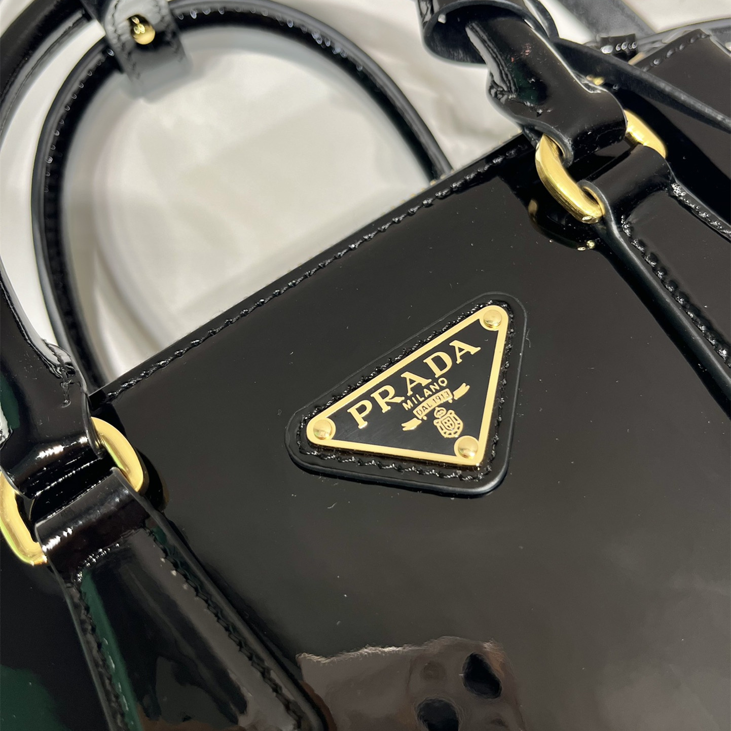 高仿Prada*Galleria系列1BA906漆皮單肩手提包黑色mini純原版本