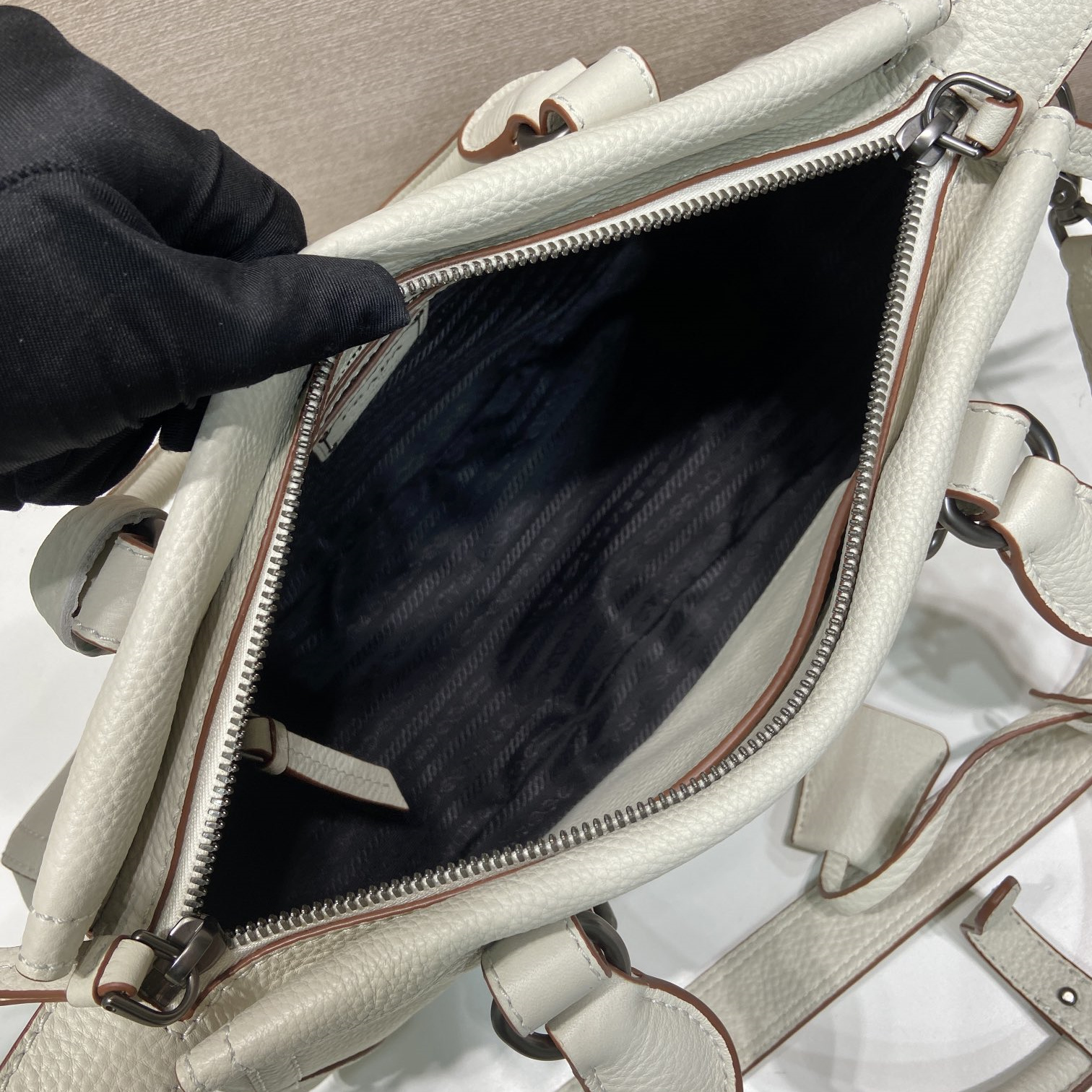 高仿Prada*Borsa系列1BG604鹿皮單肩手提包白色大號純原版本