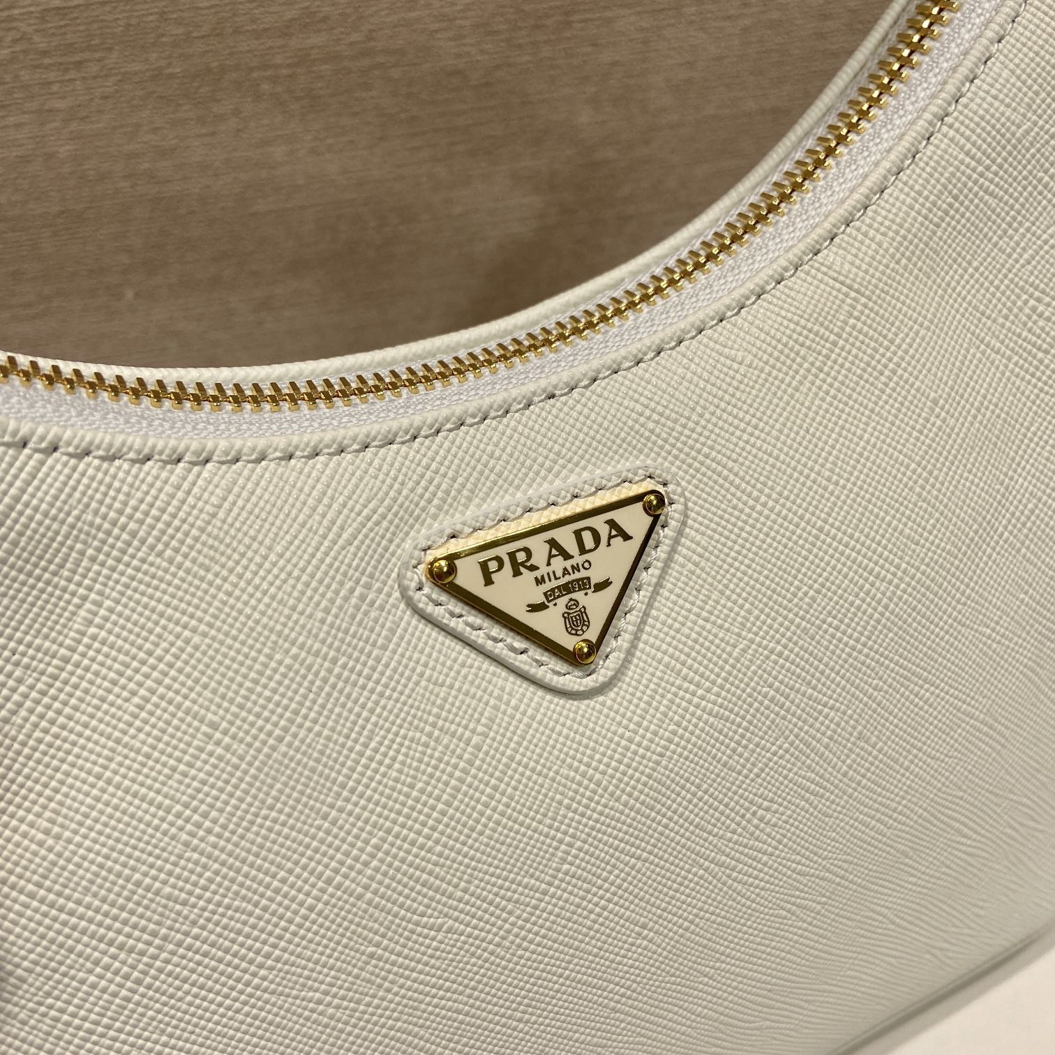 高仿Prada*Re-Edition2005系列1N204W牛皮腋下包白色mini純原版本