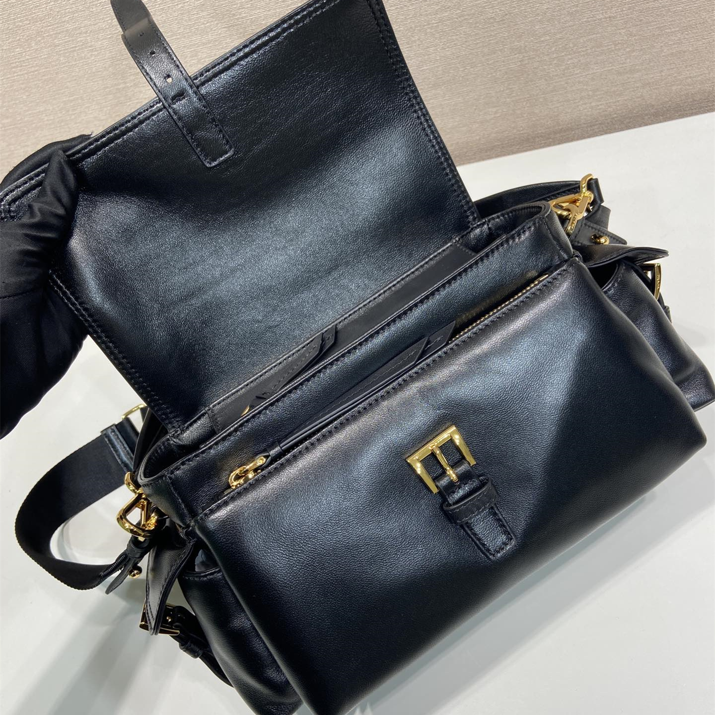 高仿Prada*Explore系列1BD394羊皮單肩包黑色中號純原版本