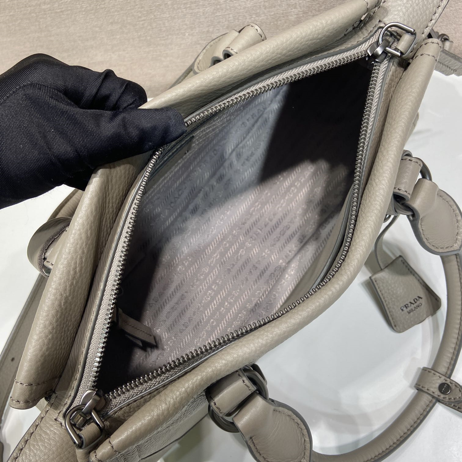 高仿Prada*Borsa系列1BG604鹿皮單肩手提包灰色大號純原版本