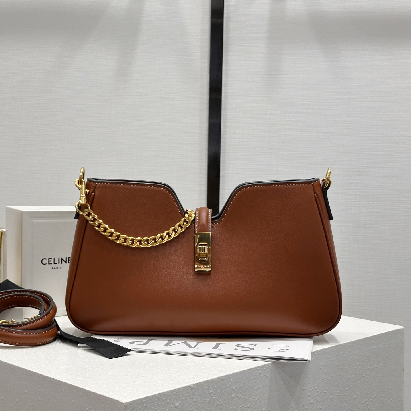 高仿Celine*16Soft系列122073小牛皮單肩包棕色純原版本