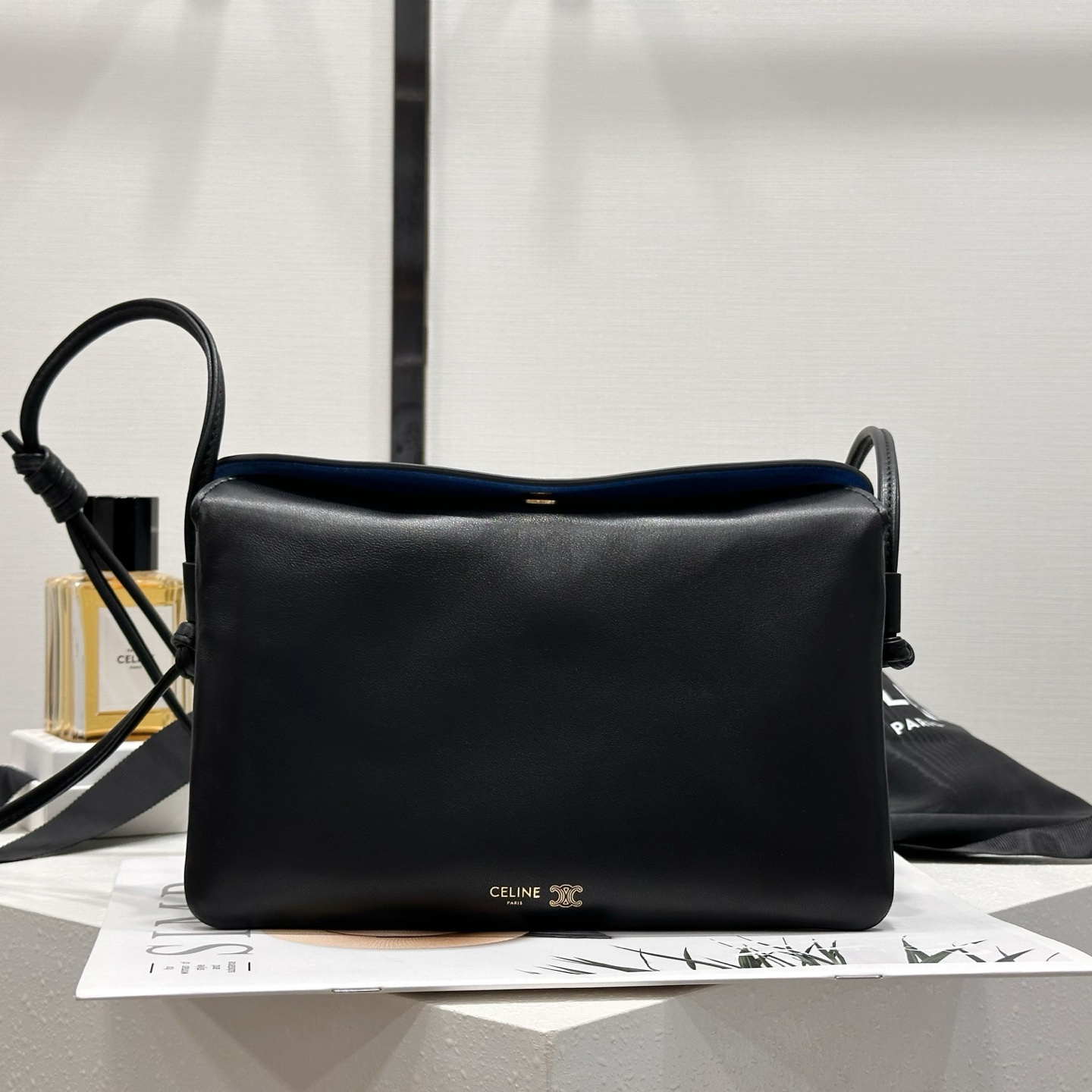 高仿Celine*TrioFlap系列10P862小羊皮單肩包黑色mini純原版本