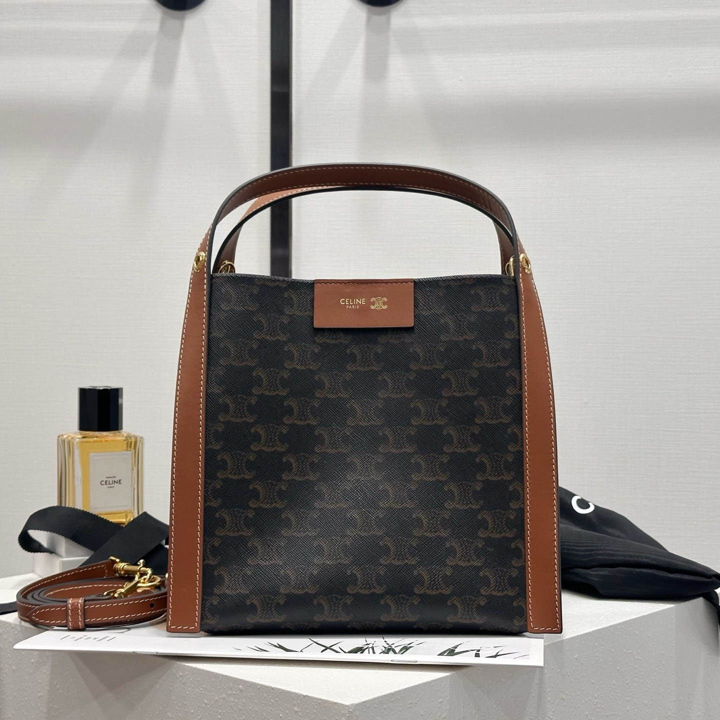 高仿Celine*Triomphe系列124182帆布皮革手提包褐色小號純原版本
