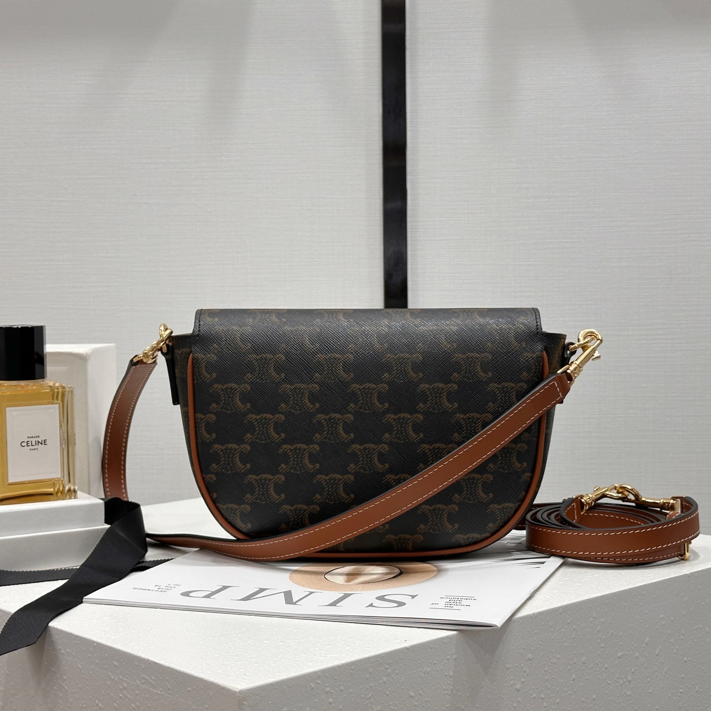 高仿Celine*Folco系列122652牛皮單肩包黃褐色純原版本