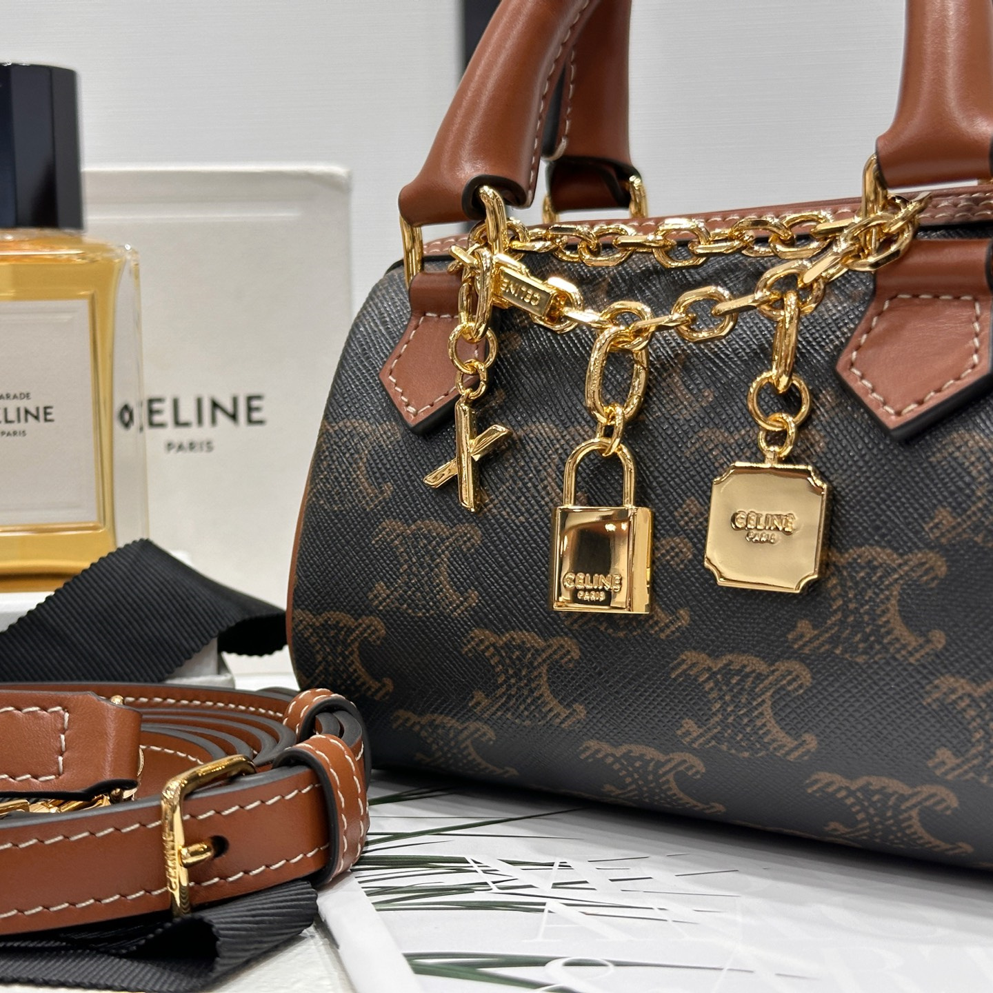 高仿Celine*Triomphe系列195112牛皮波士頓手袋黃褐色mini純原版本