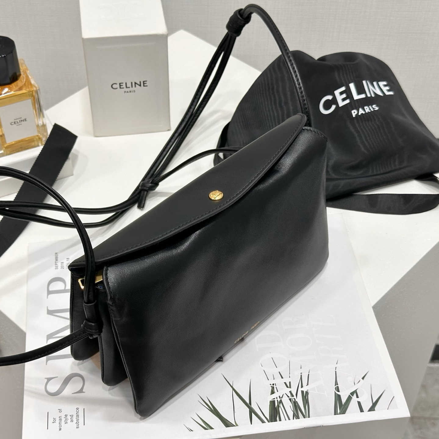 高仿Celine*TrioFlap系列10P862小羊皮單肩包黑色mini純原版本