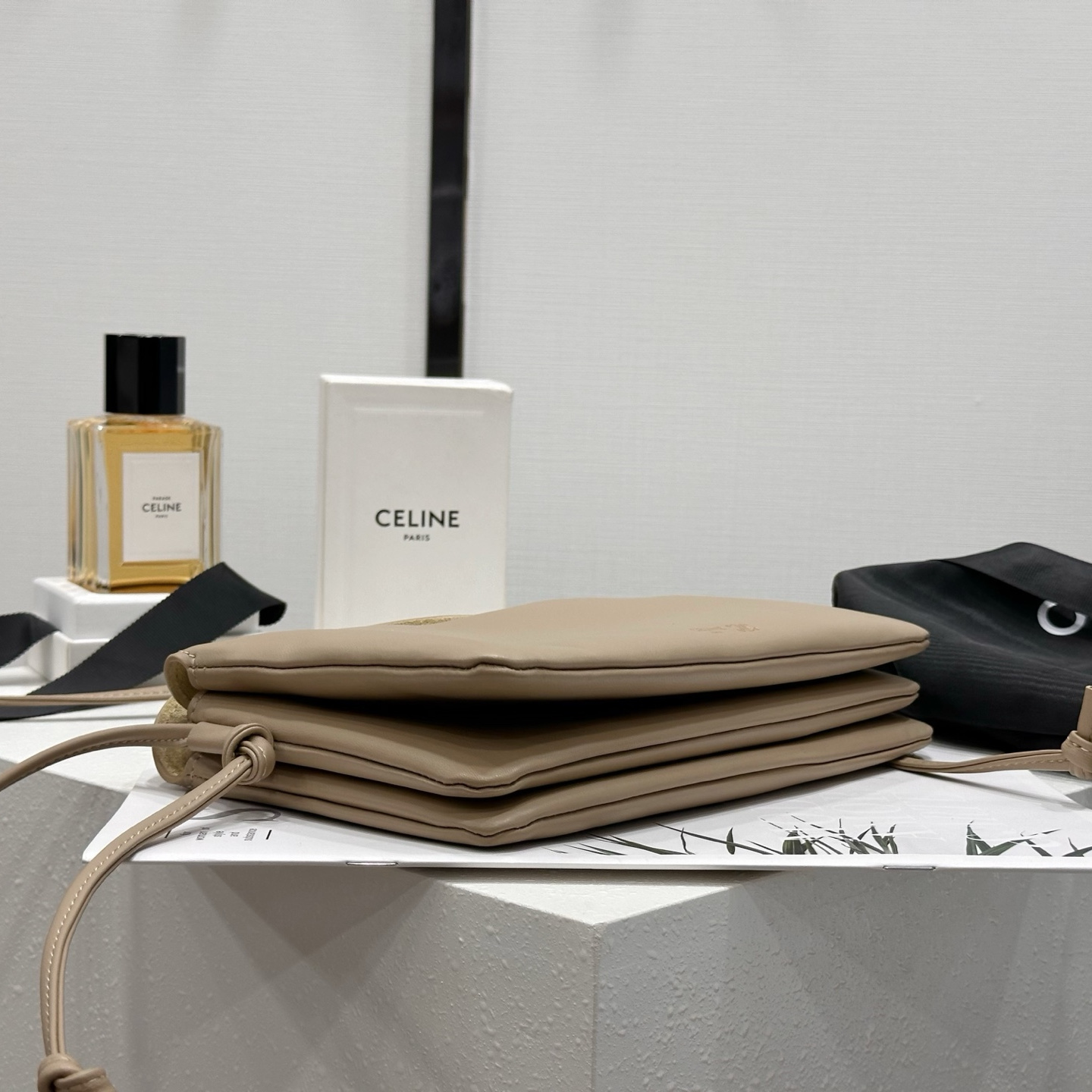 高仿Celine*TrioFlap系列10P862小羊皮單肩包杏色mini純原版本