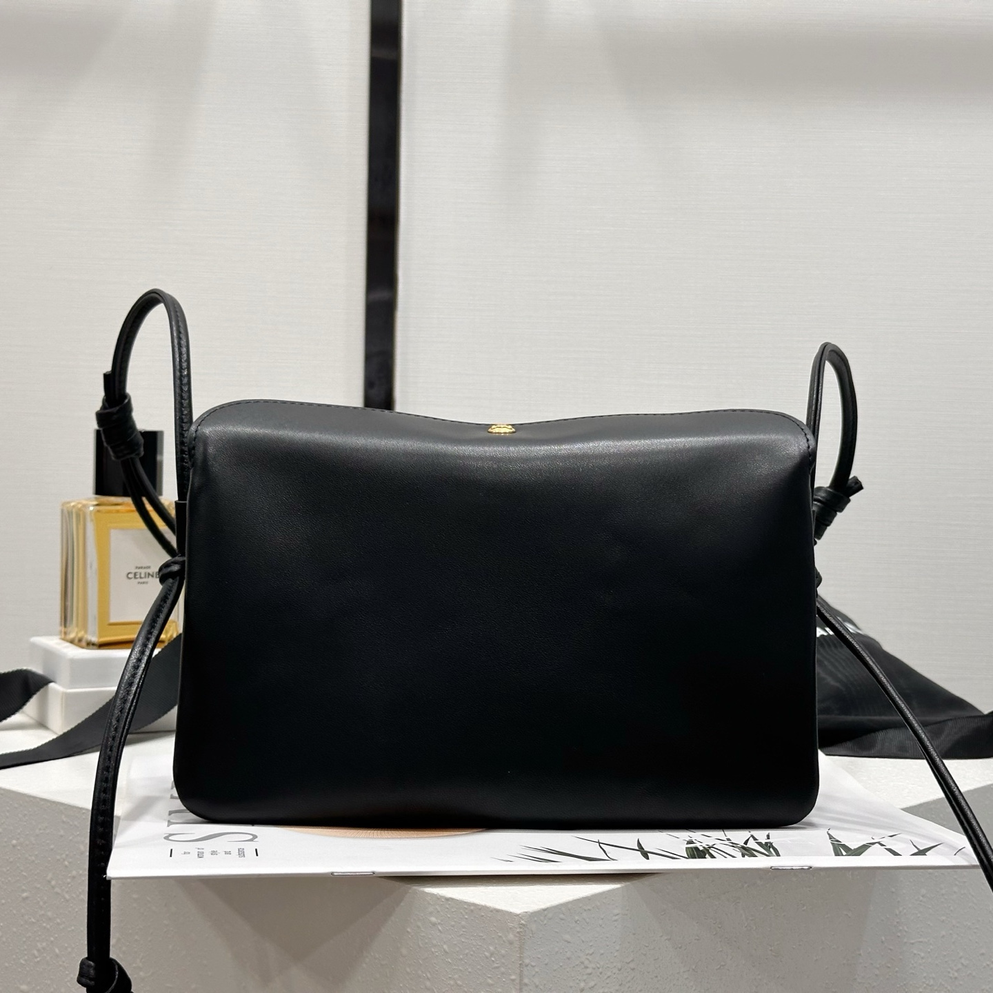 高仿Celine*TrioFlap系列10P862小羊皮單肩包黑色mini純原版本