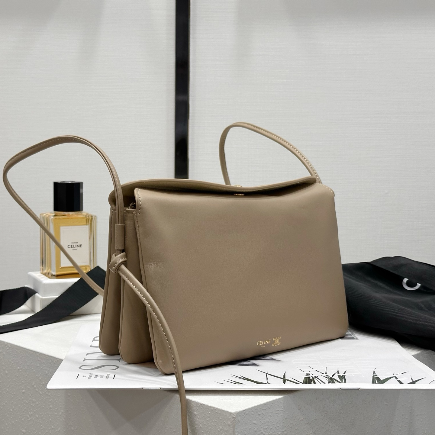 高仿Celine*TrioFlap系列10P862小羊皮單肩包杏色mini純原版本