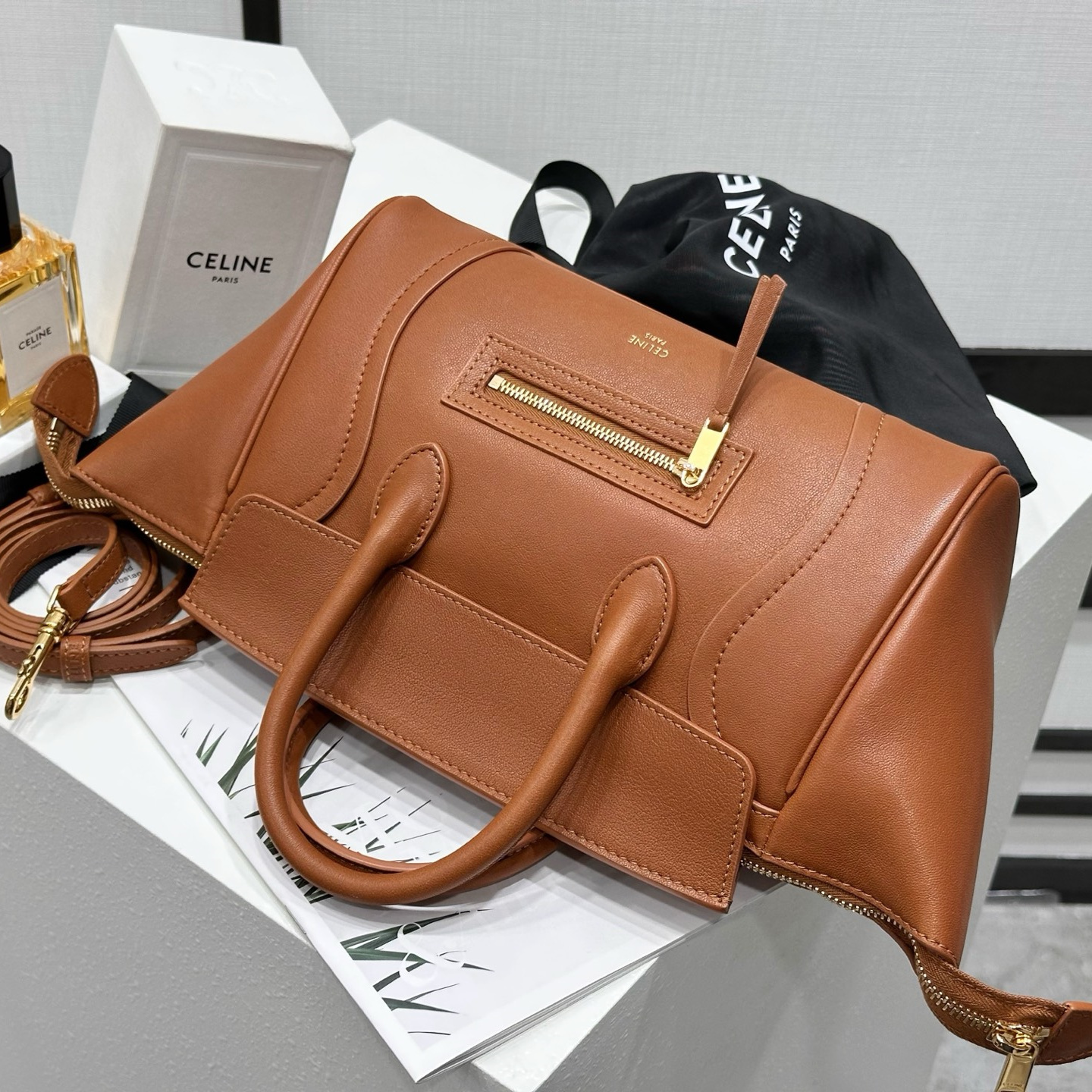 高仿Celine*Luggage系列124213羊皮手提袋棕色小號純原版本