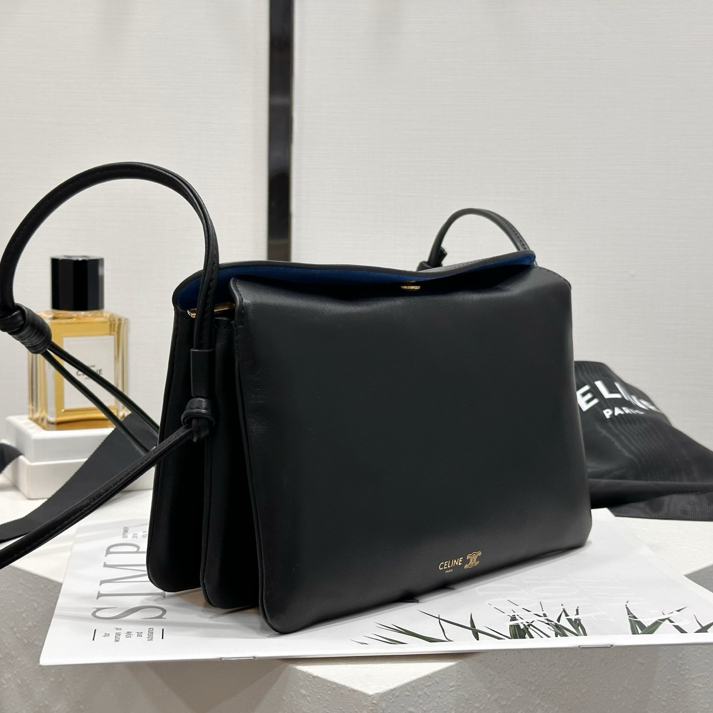 高仿Celine*TrioFlap系列10P862小羊皮單肩包黑色mini純原版本