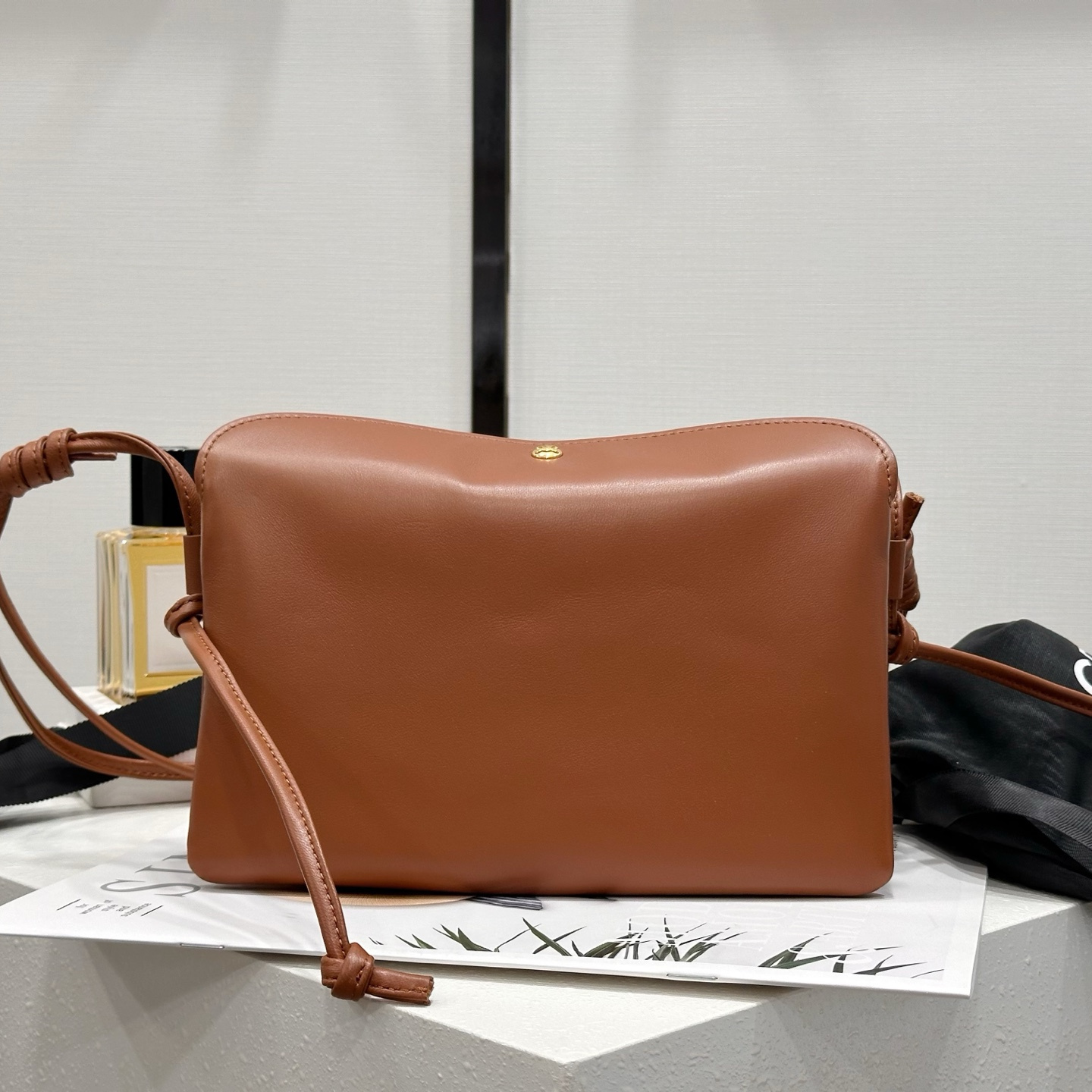高仿Celine*TrioFlap系列10P862小羊皮單肩包棕色mini純原版本