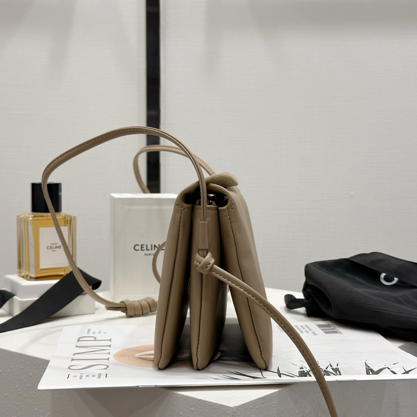 高仿Celine*TrioFlap系列10P862小羊皮單肩包杏色mini純原版本