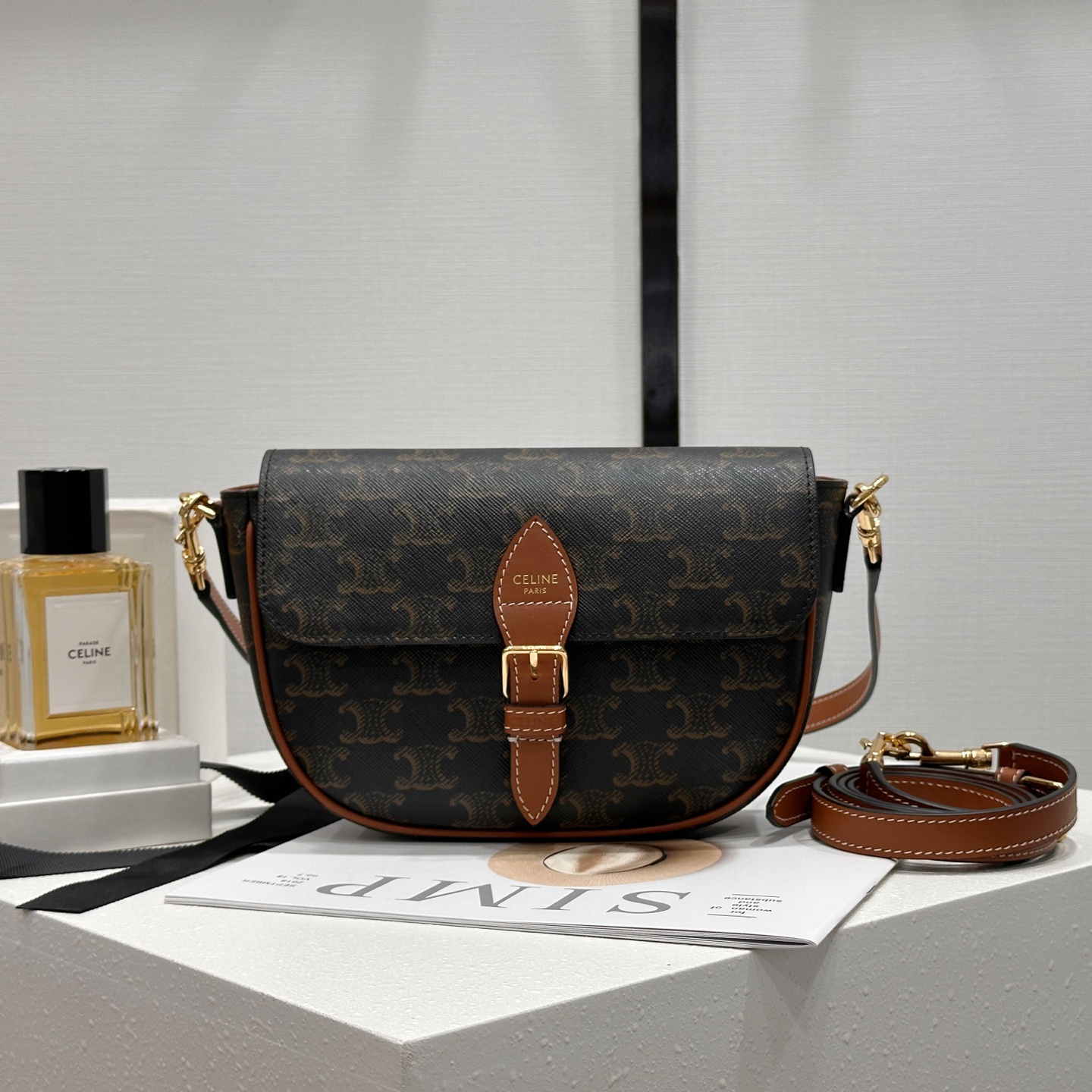 高仿Celine*Folco系列122652牛皮單肩包黃褐色純原版本
